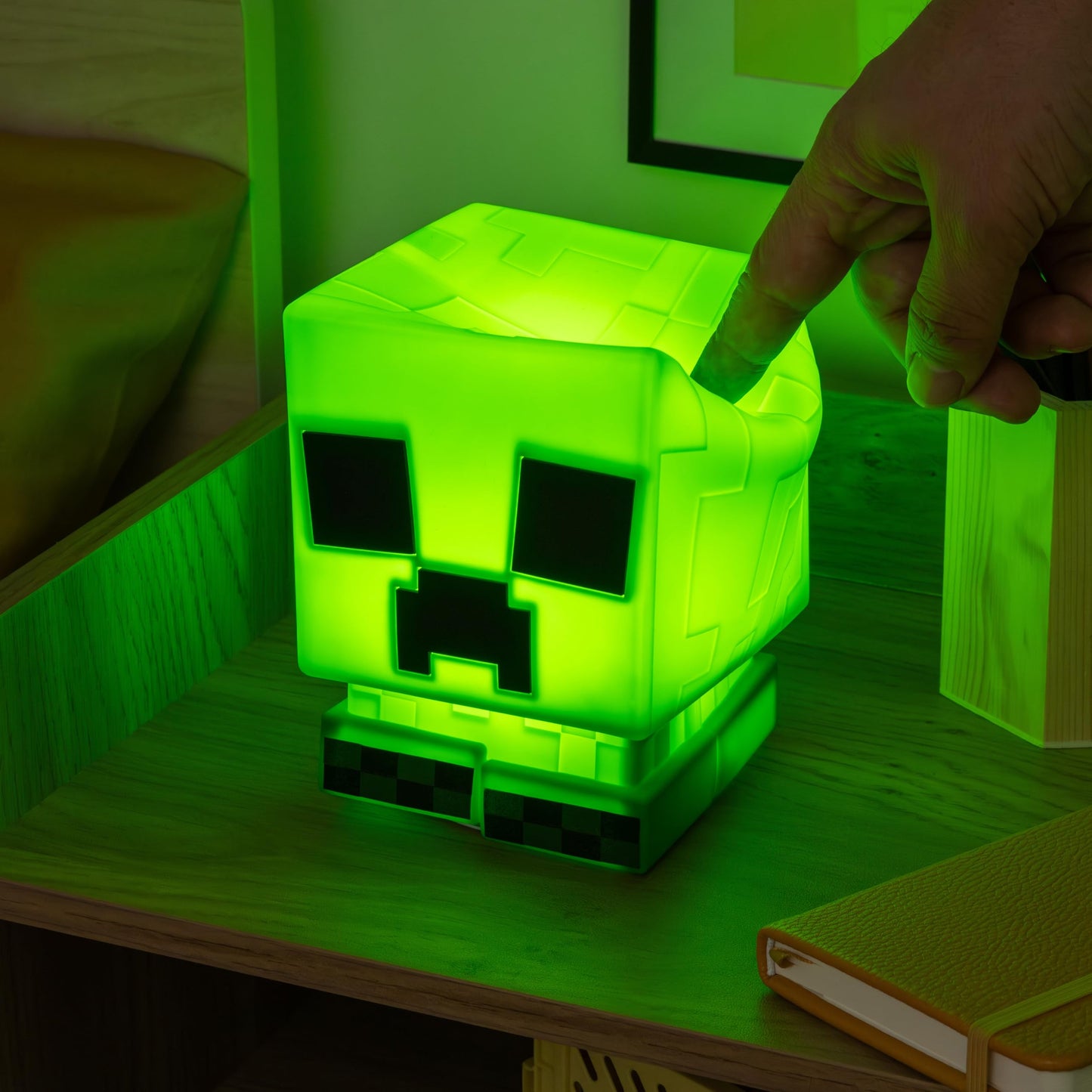 Lámpara Paladone Minecraft Creeper SquishyGlo Verde de Silicona Recargable para Niños y Adolescentes