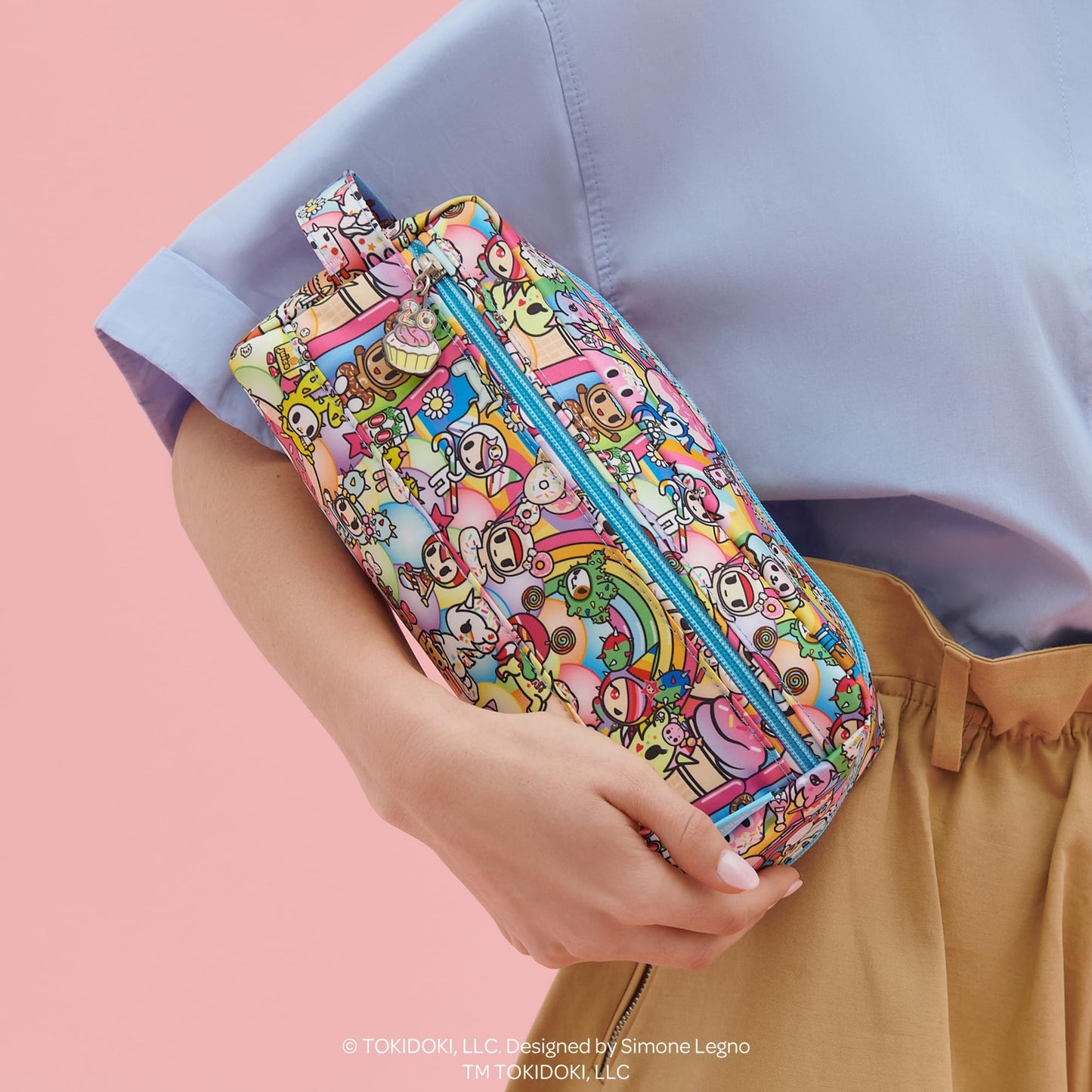 JuJuBe x tokidoki - Neceser de aseo para celebrar el 20 aniversario, bonita bolsa con cierre para mujeres y niñas, organización ideal para viajes, equipaje, escuela, trabajo, lavable a máquina
