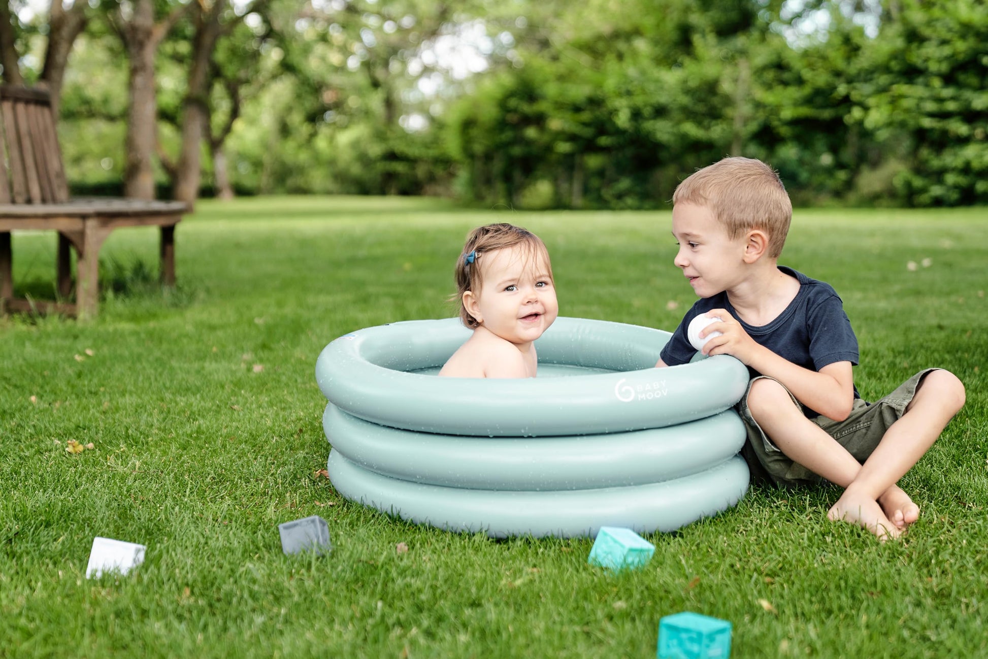 Babymoov Inlatable Bathtub & Pool - Safe, Portable & Grows with Baby (from 0+ Newborn Insert Included)