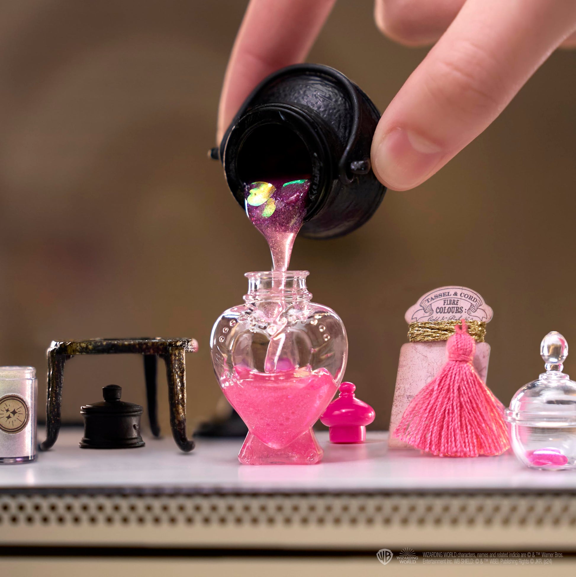 Réplica Exacta MGA's Miniverse Harry Potter Clase de Pociones con Piezas y Accesorios Exclusivos para Crear y Exhibir