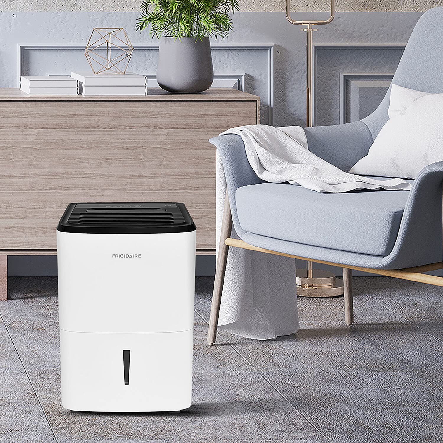 Frigidaire Deshumidificador portátil de 50 pintas para sótano, hogar y ático, 115 V, amortiguador silencioso de humedad para control de humedad con apagado automático y cubeta de agua extraíble/opción