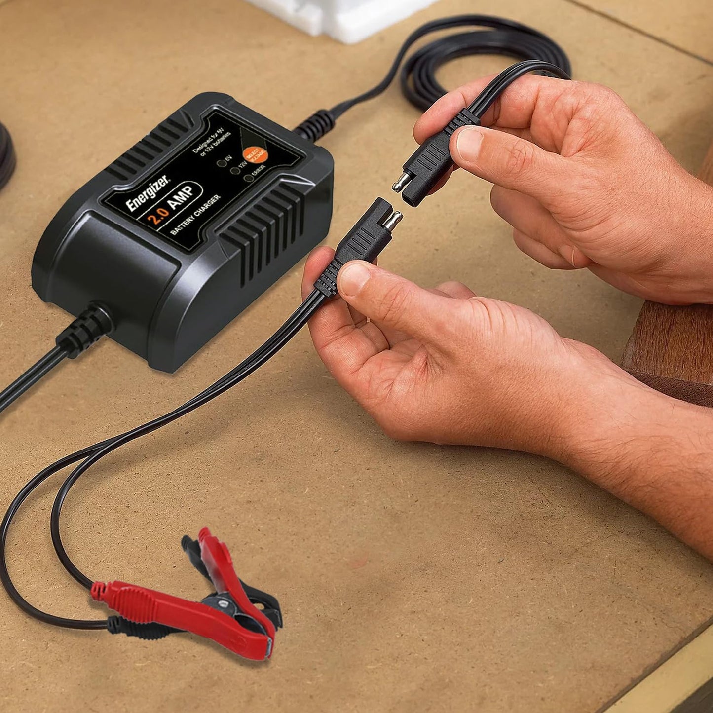 Energizer Cargador Inteligente Automático de 2 Amperios para Baterías de 6 V y 12 V - Mantenedor y Cargador de Goteo Con Tecnología de Carga Inteligente de 7 Pasos