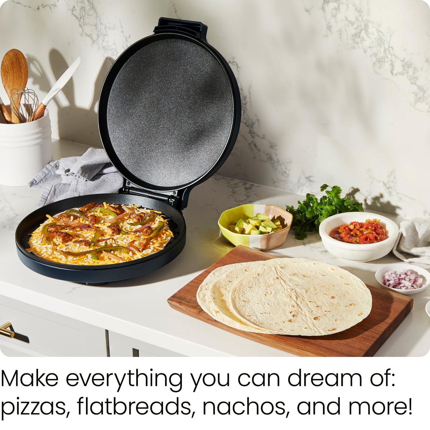Chefman Everything Maker & Pizza Horno – 1440 W Encimera eléctrica Pizza con platos antiadherentes de 12 pulgadas, hacer pizza, quesadillas, tortillas y más, con luces indicadoras y almacenamiento