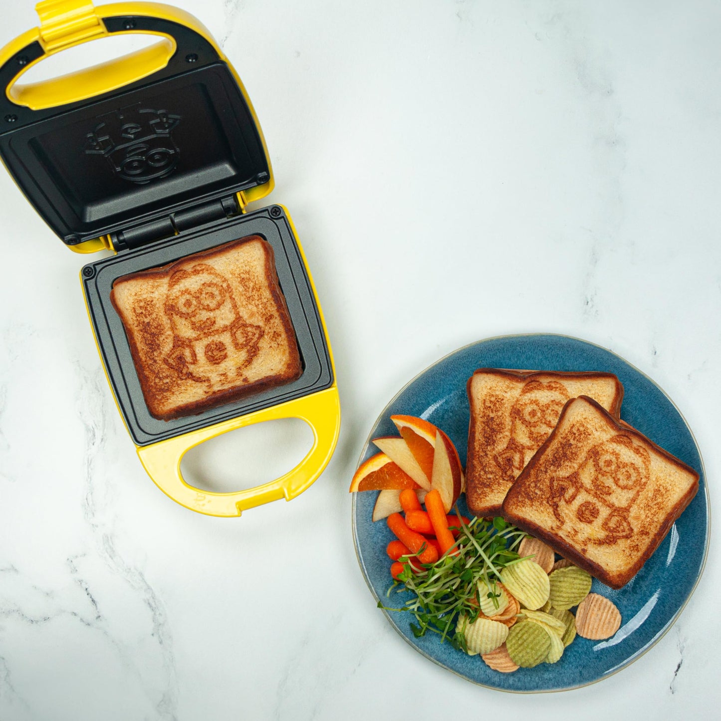 Sandwichera Minions Uncanny Brands Amarillo Pequeño aparato de cocina