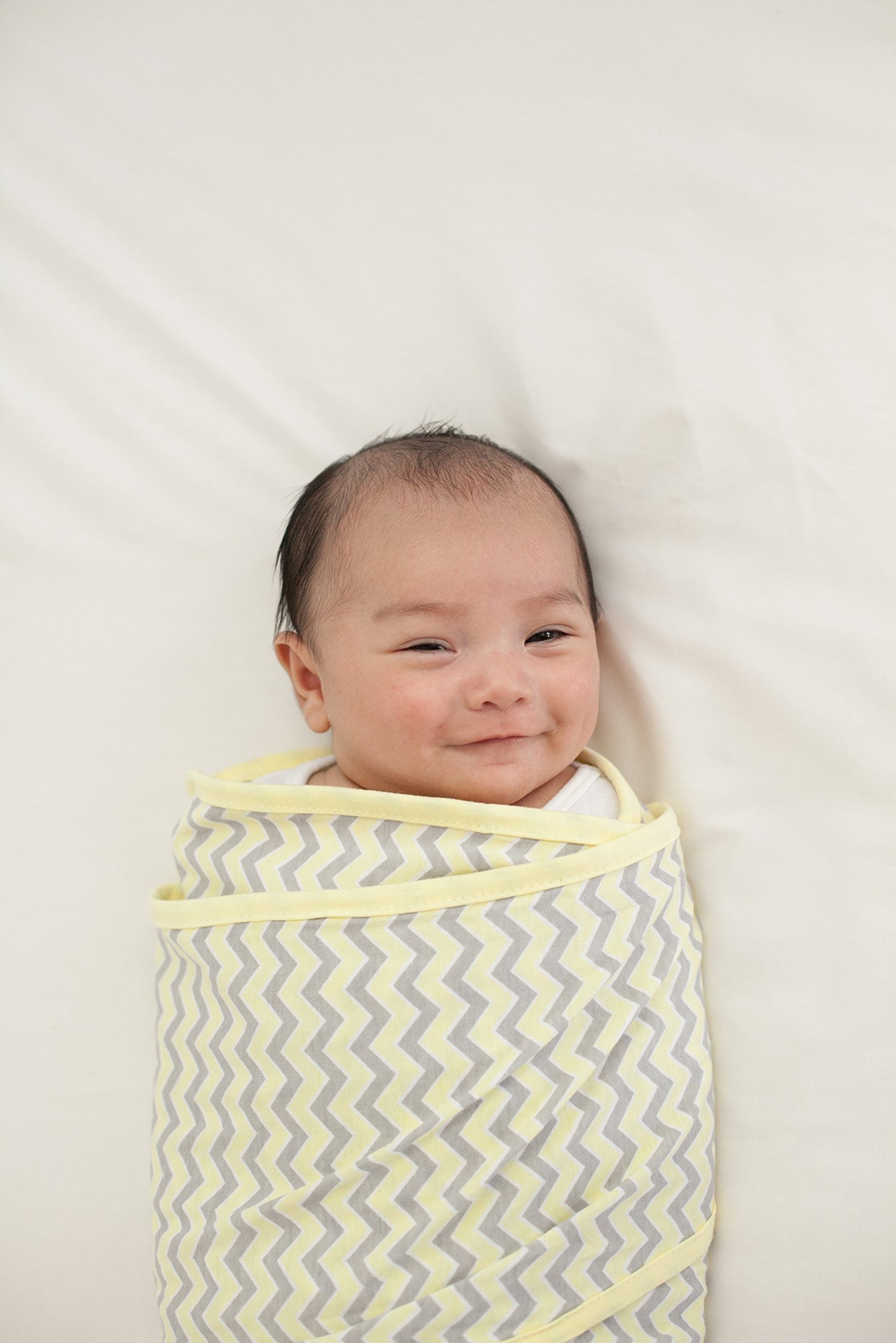 Miracle - Manta para Envolver – Ayuda a tu recién Nacido a Dormir más Tiempo, Saco de Dormir Suave y Seguro para bebés – Manta para Envolver fácil de Usar para un bebé Tranquilo (ráfaga Colorida)