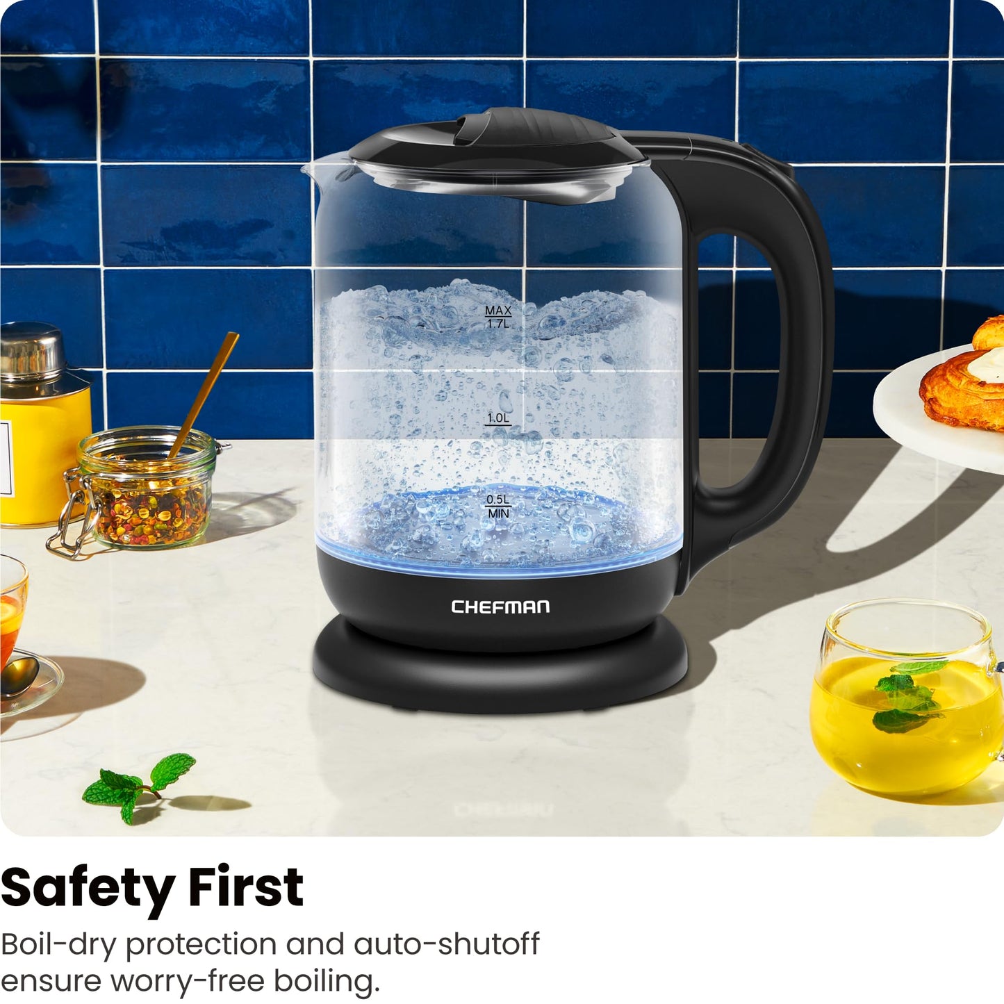 Chefman | Tetera con Jarra de Cristal | Hervidor Eléctrico de 1.7 Litros | Base de 360 Grados | Luz Led