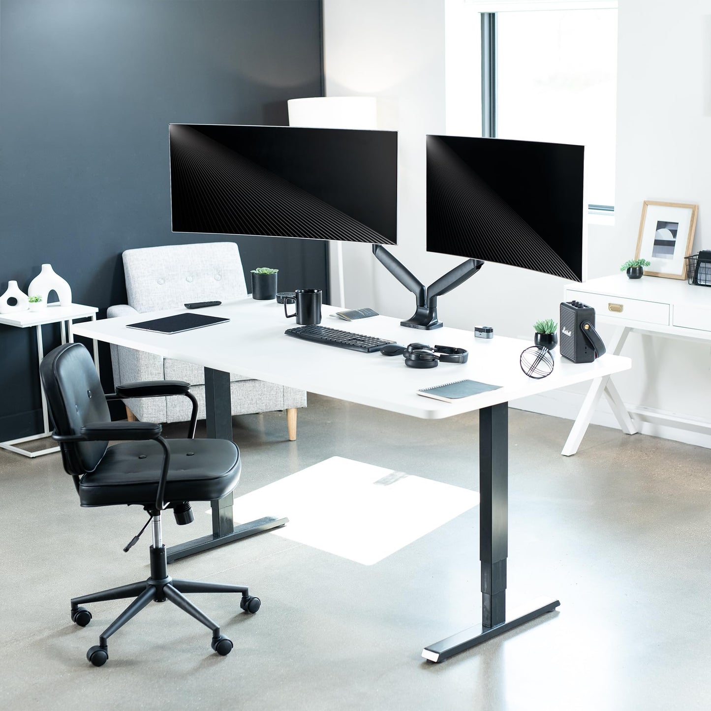 Brazo de Aluminio VIVO Negro para Monitores Ultra Anchos de hasta 35 Pulgadas con Altura Neumática y Montaje VESA 100 x 100