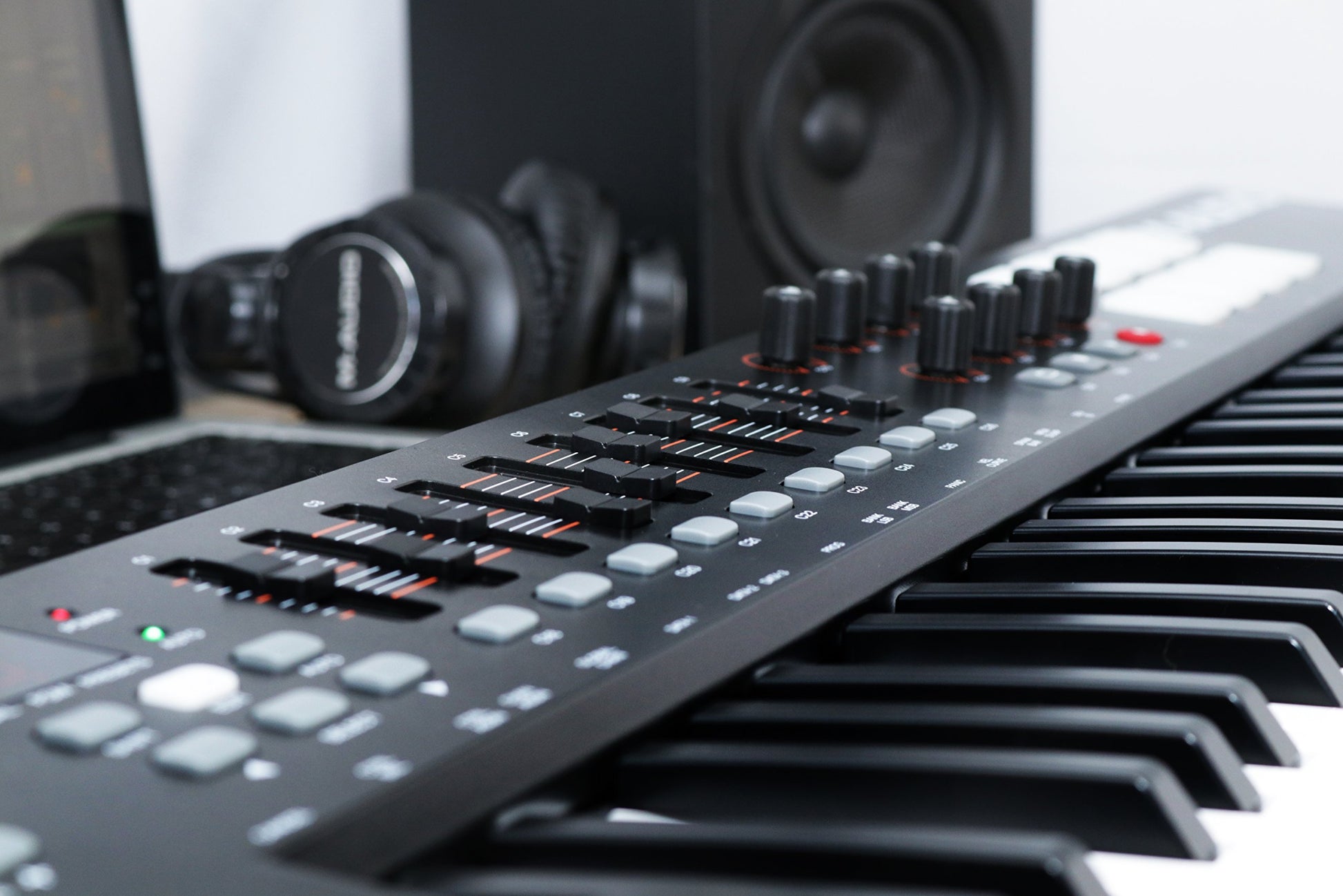 M-Audio Oxygen 61 MKIV Controlador deTeclado USB de 61 Teclas