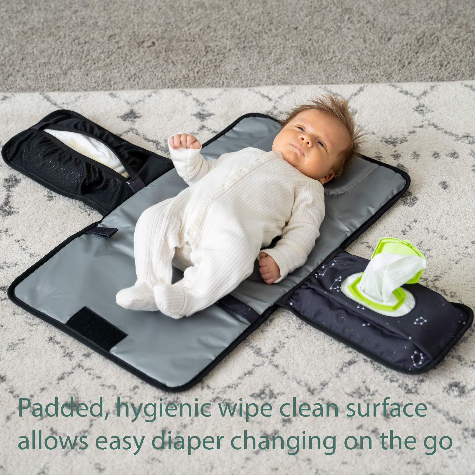 Cambiador portátil de pañales de Lil Fox - Cambiador de pañales de una mano para bolso de pañales de bebé o mesa de cambio. Regalos unisex para baby shower, artículos esenciales para recién nacidos