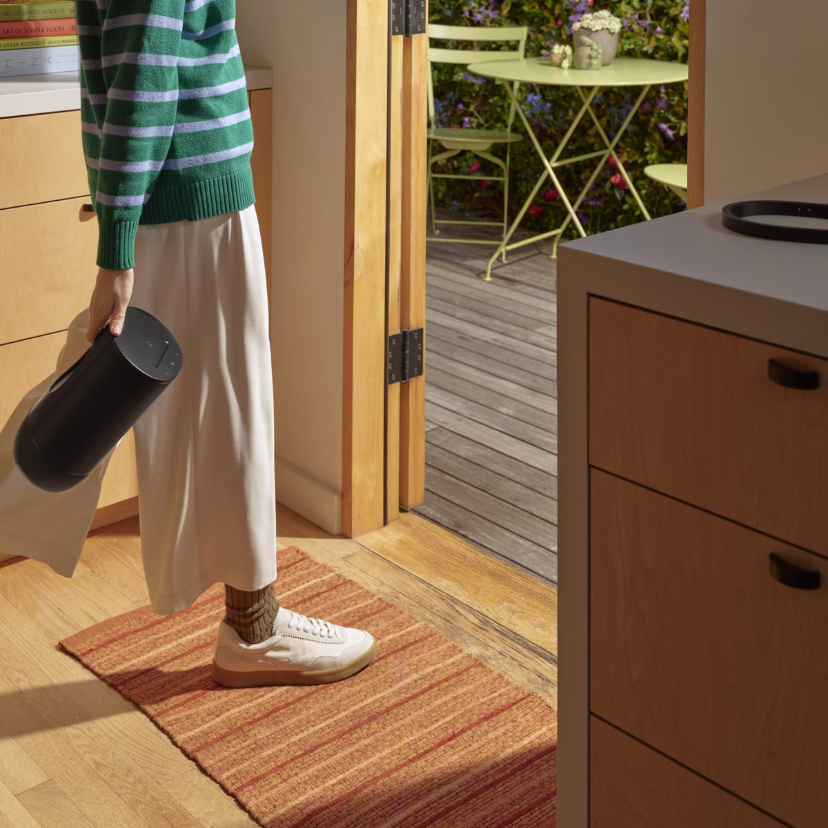 Bocina Portátil Sonos Negra con Sonido Estéreo Potente y Conectividad Wi-Fi y Bluetooth