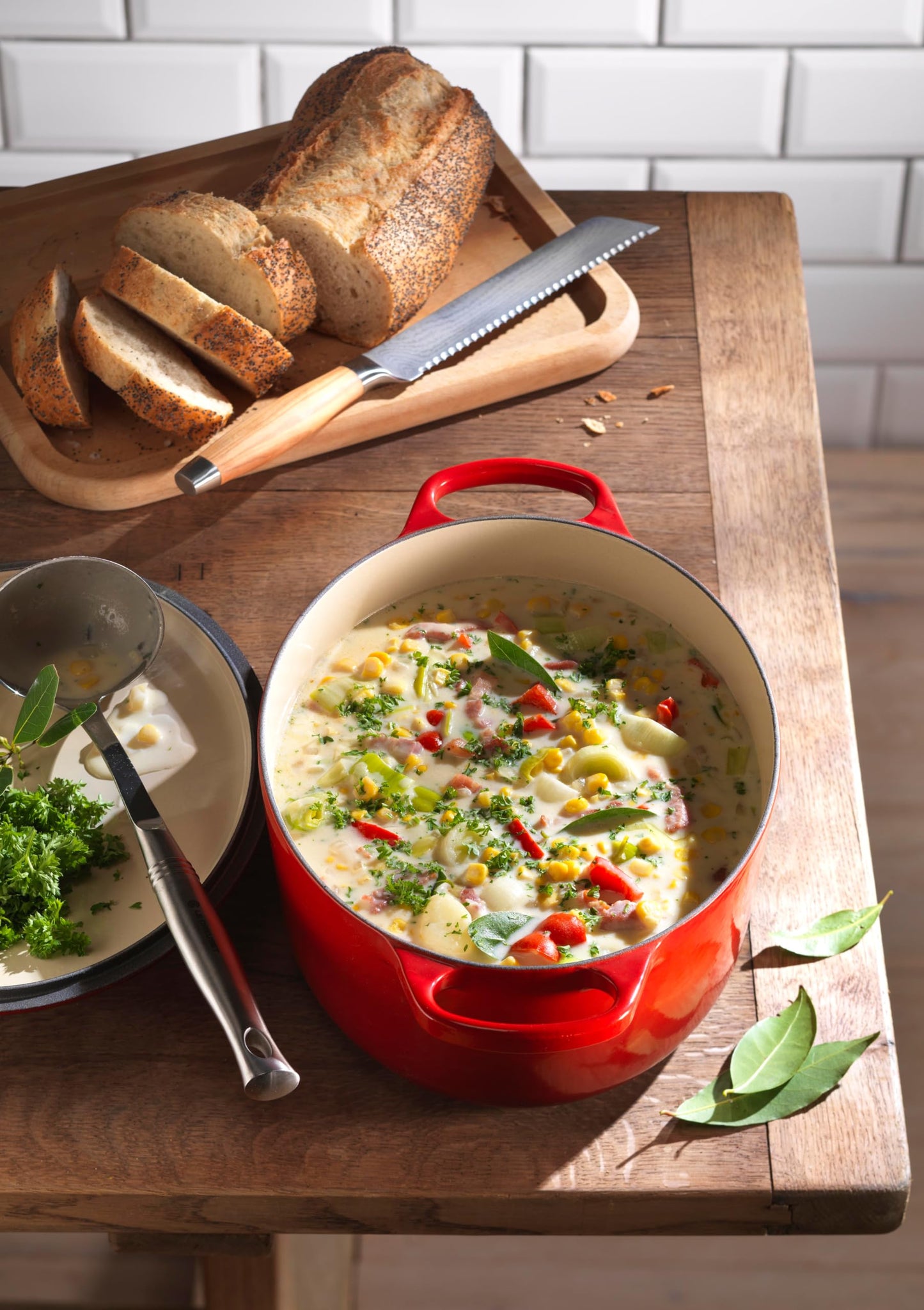 Le Creuset - Cacerola ovalada de hierro fundido esmaltado, 31 cm, 6,75 qt, color cereza