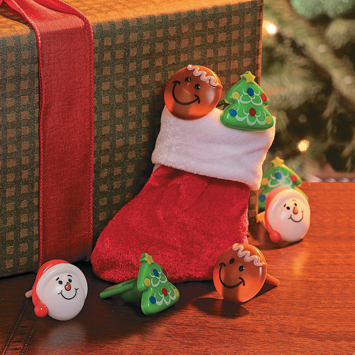 Fun Express - Silbatos en Forma de día Festivo (48 Unidades) para Juguetes de Navidad y Rellenos de Calcetines