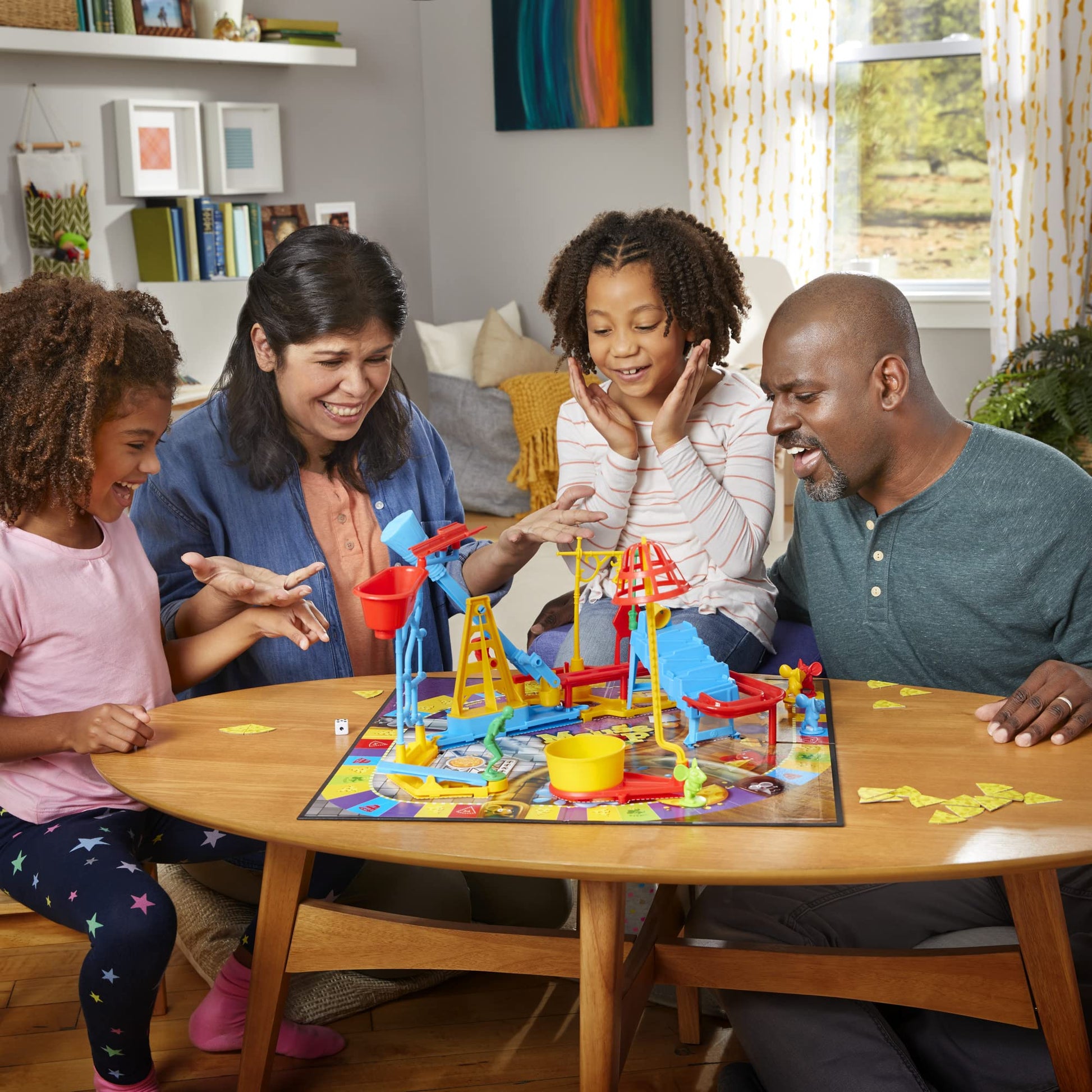 Hasbro Gaming Juego de Mesa con Trampa para Ratones para niños de 6 años en adelante, Juego clásico para 2 a 4 Jugadores, con configuración más fácil Que Las Versiones anteriores