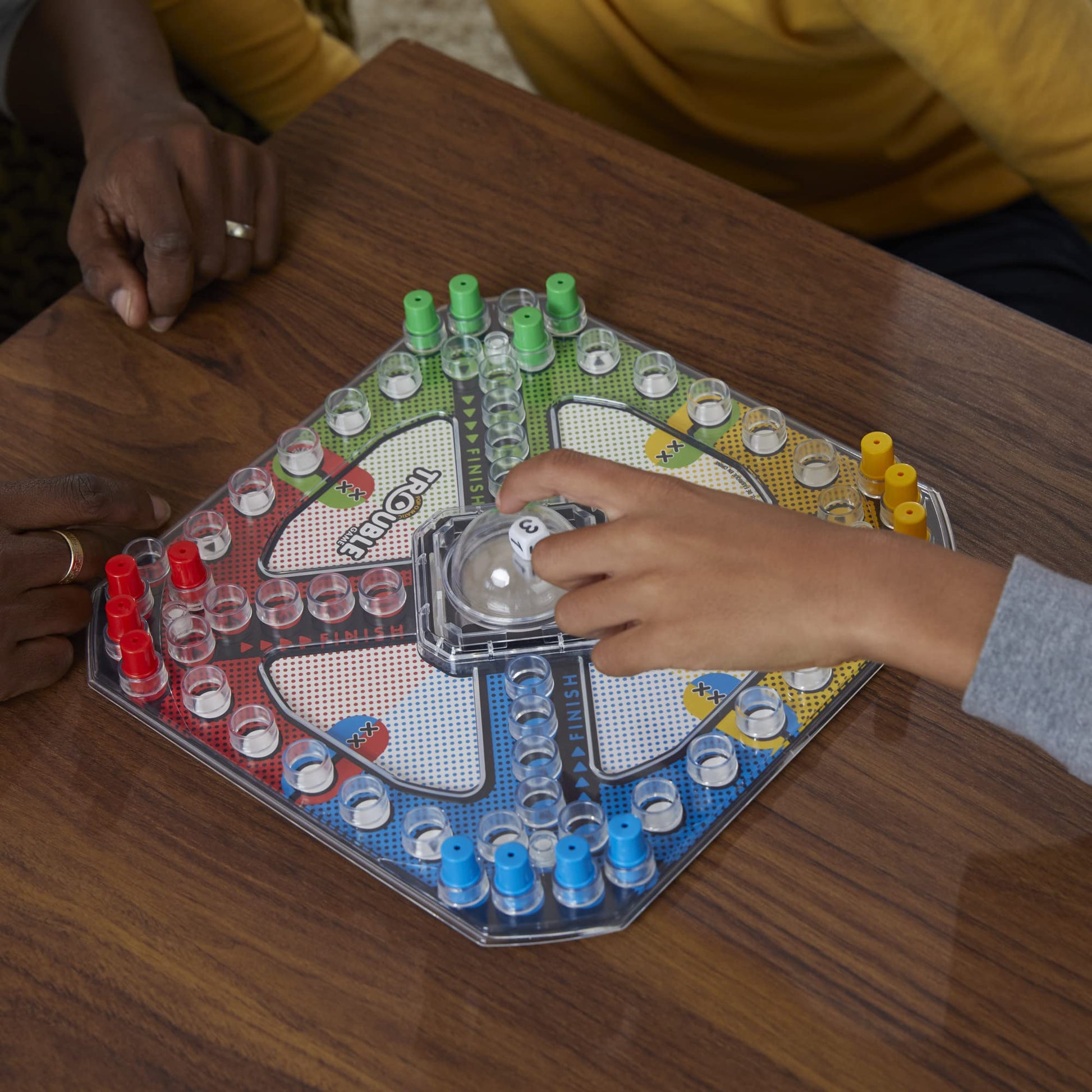 Hasbro Gaming Juego de Mesa de Problemas para niños de 5 a Partir de 2 a 4 Jugadores