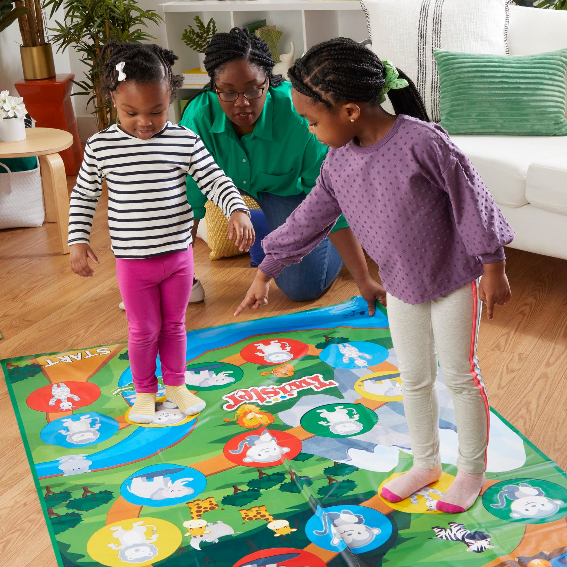 Hasbro Gaming Twister Junior Game, Animal Adventure - Tapete de 2 Caras, 2 Juegos en 1, Juego de Fiesta para niños de 3 años en adelante y 2 a 4 Jugadores (Exclusivo de Amazon)