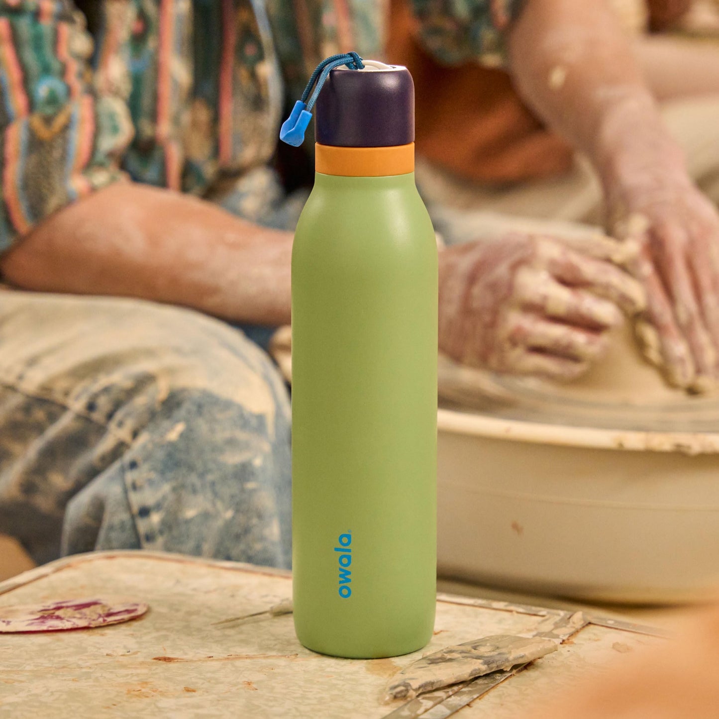 Botella de Agua Acero Inoxidable Owala Azul Verde Camo Cool con Popote para Deportes y Viajes