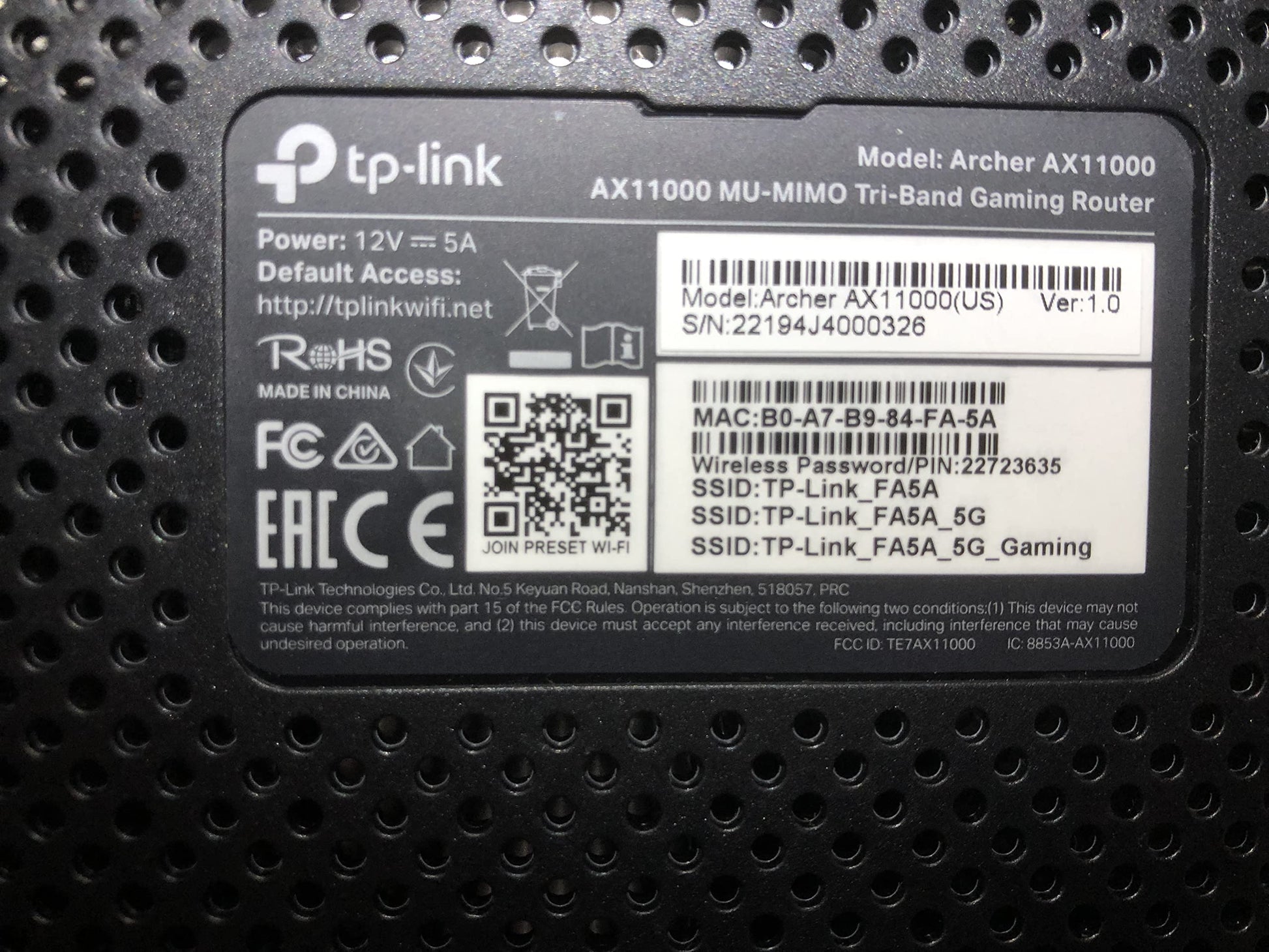 TP-Link AX11000 - Enrutador inalámbrico Gigabit de triple banda para juegos (Archer AX11000) - Enrutador inalámbrico Gigabit de 12 transmisiones, CPU de cuatro núcleos de 1.8 GHz, puerto de 2.5 G, 8 puertos LAN Gigabit, MU-MIMO
