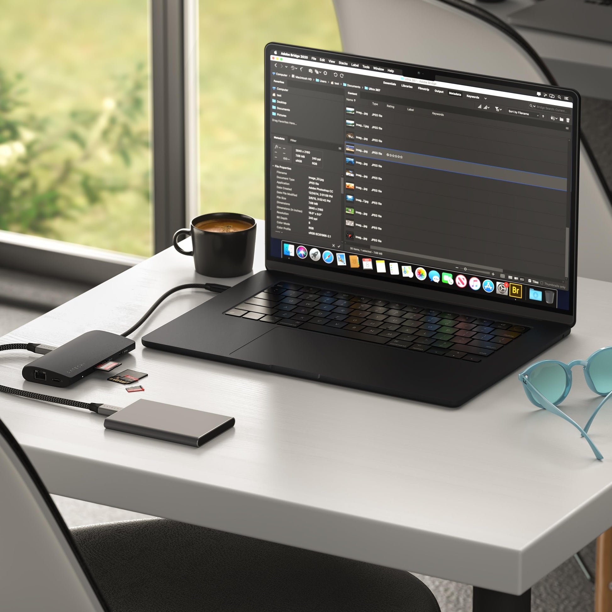 Hub USB C SATECHI Midnight 8 en 1 con HDMI 8K y Carga 100W para Laptop y iPad
