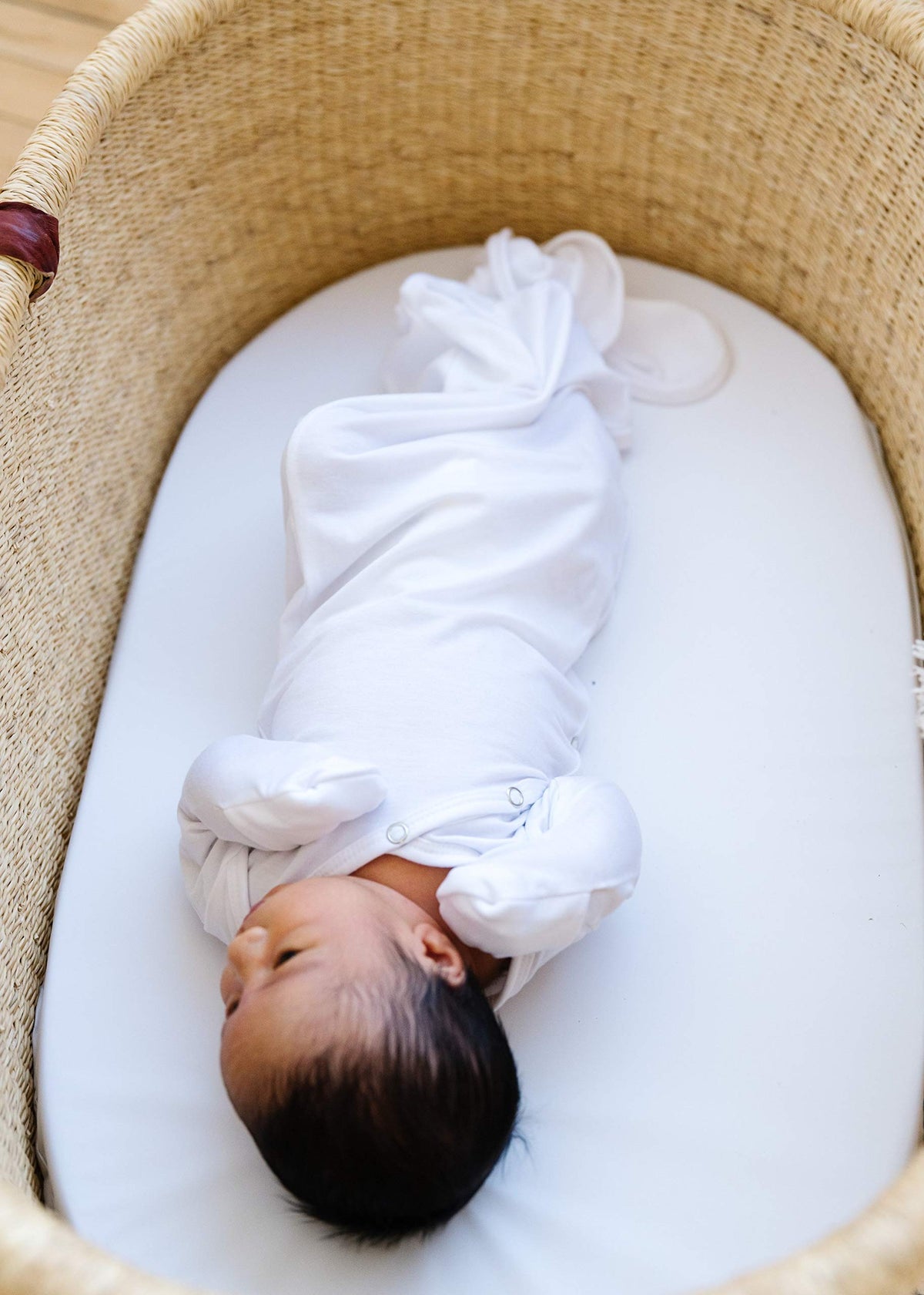 Vestido de bebé con perlas de cobre, para recién nacidos, anudado, para bebé, niño y niña, vestido de manga larga suave y elástico, con lazo en la parte inferior y guantes de mano, atuendo perfecto