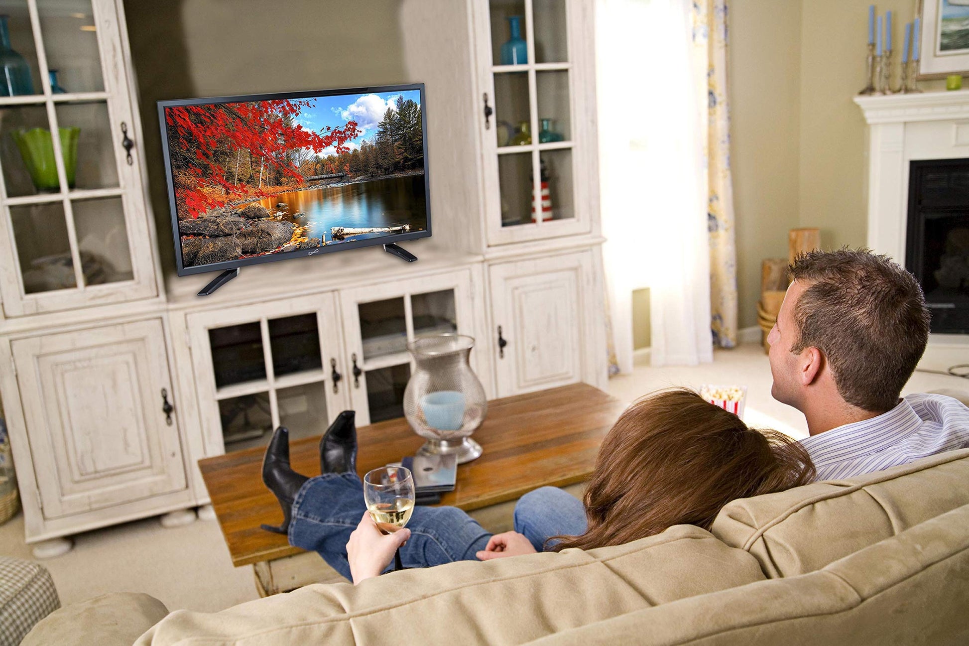 HDTV 1080p LED SuperSonic Widescreen 24 Pulgadas HDMI USB Compatible AC/DC