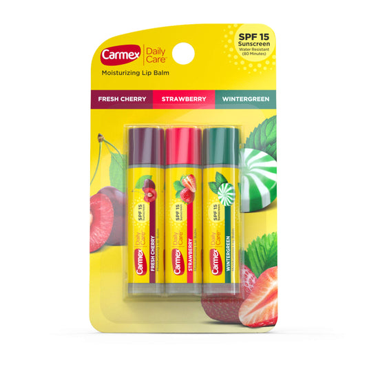 Carmex - Paquete de bálsamo labial hidratante para el cuidado diario, bálsamo labial con protector solar en cereza fresca, fresa y gaulteria, 0.25 onzas (paquete de 3)