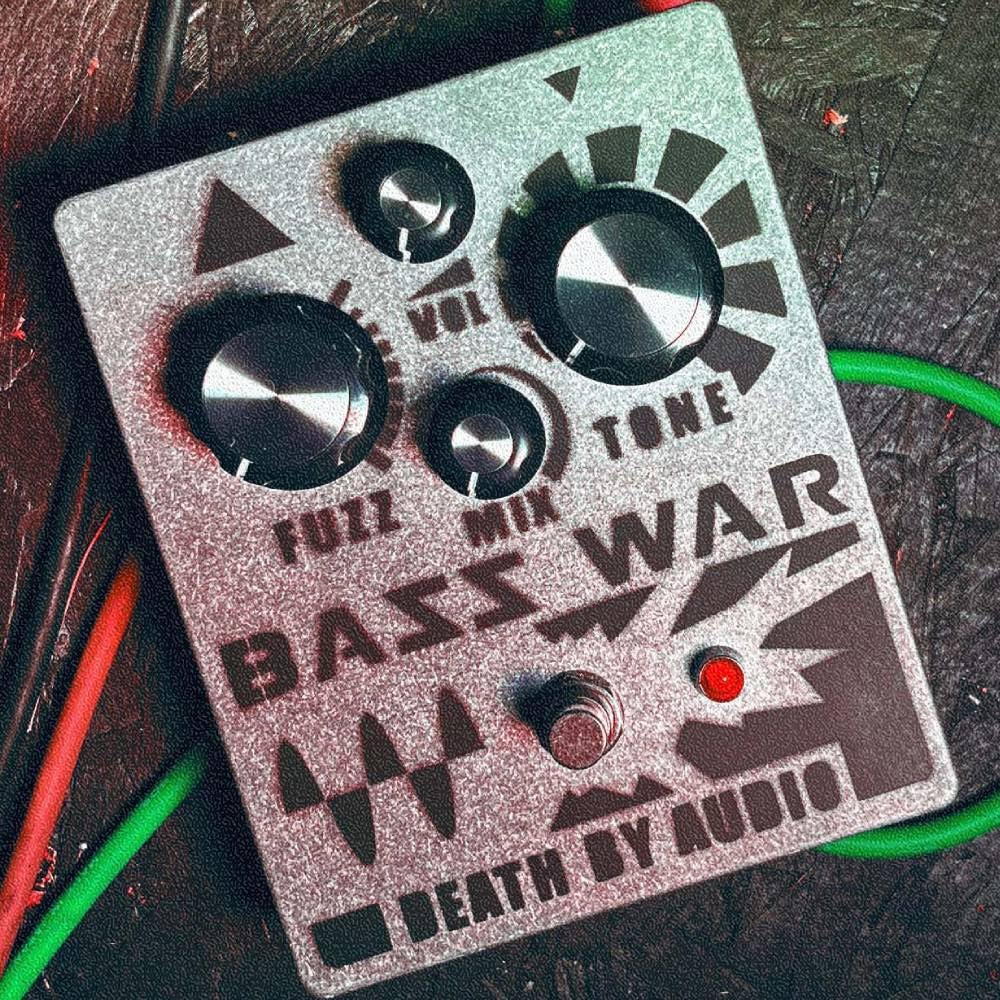 Death by Audio Bass War Fuzz - Pedal de distorsión