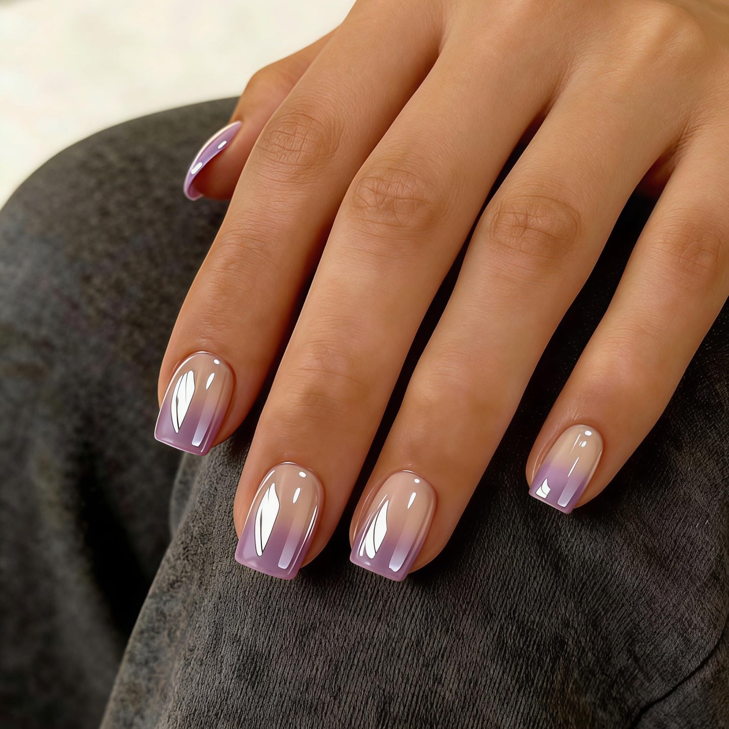 JOYVVEW Uñas postizas Ombre Press on Nails cortas cuadradas, uñas postizas lila degradadas esmaltadas con pegamento para uso diario de mujeres, uñas postizas francesas gruesas reutilizables de color r