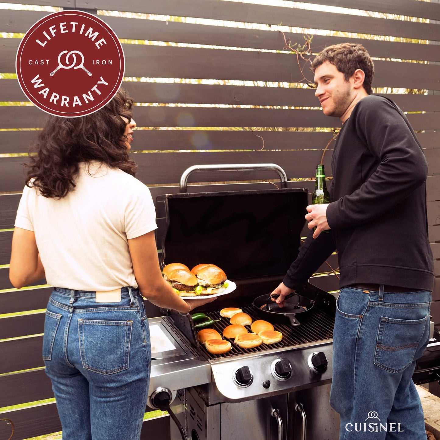Cuisinel Prensa para parrilla + Depurador de cota de malla + Rascador - Pre-sazonado Máquina para hacer paninis/sándwiches de servicio pesado de 4 lb.