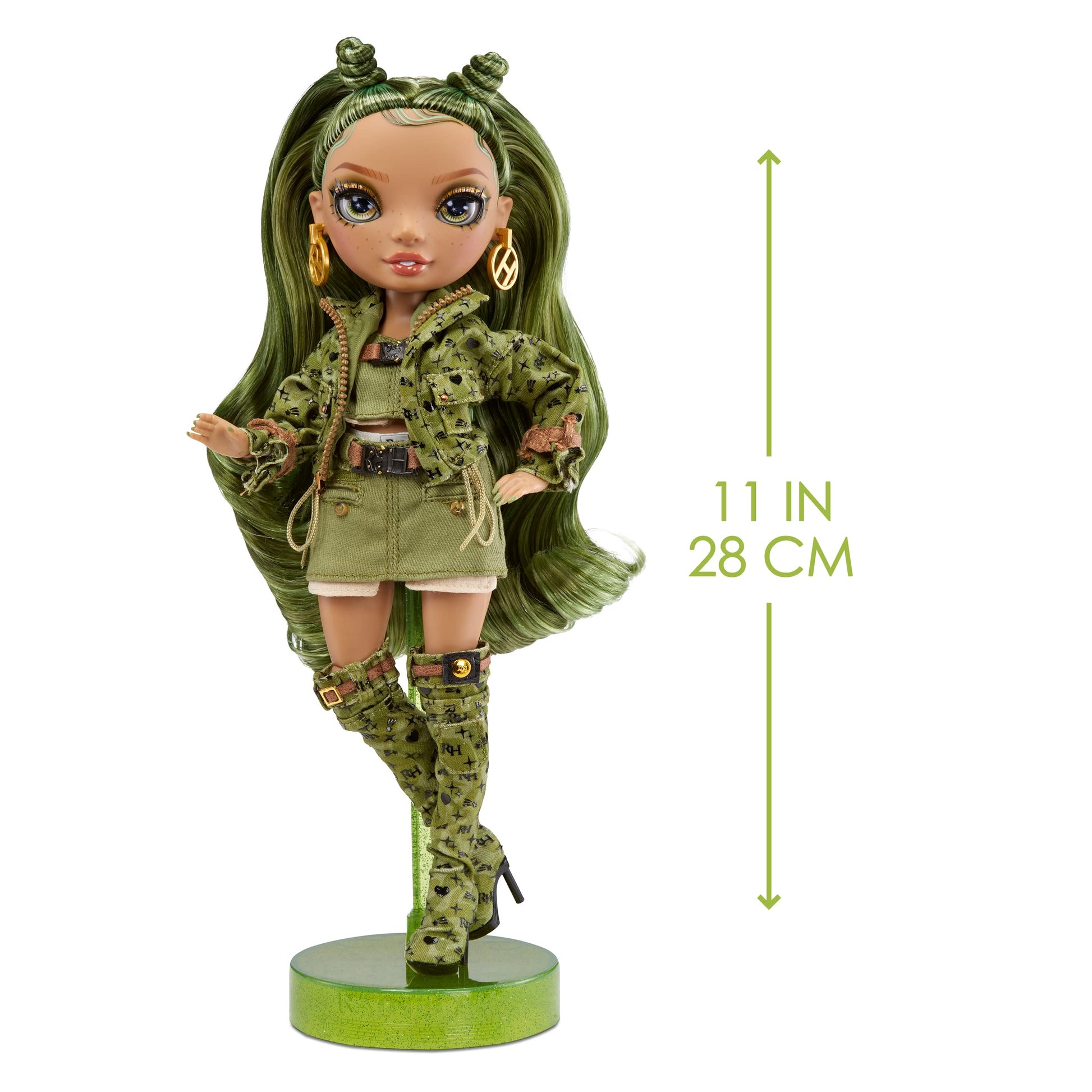 Muñeca Fashion Rainbow High Olivia Woods Verde Camuflaje con Traje de Moda y Más de 10 Accesorios para Coleccionistas y Niños de 4 a 12 Años