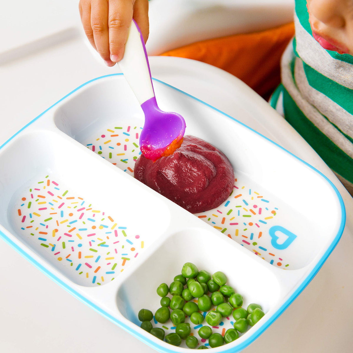 Munchkin® Splash™ Juego de suministros de alimentación para niños pequeños, incluye plato dividido, tazón y copa abierta, rociadores azules