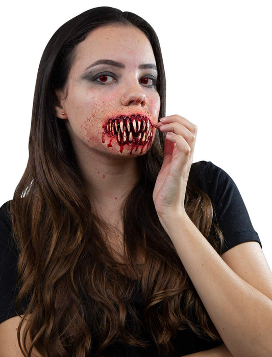 Ghoulish Productions Appliance - Nightmare Fangs, Aplicación de Boca Espeluzte, Pegatina de Látex de Dientes Sangrientos Ideal para Halloween y Fiesta de Disfraces