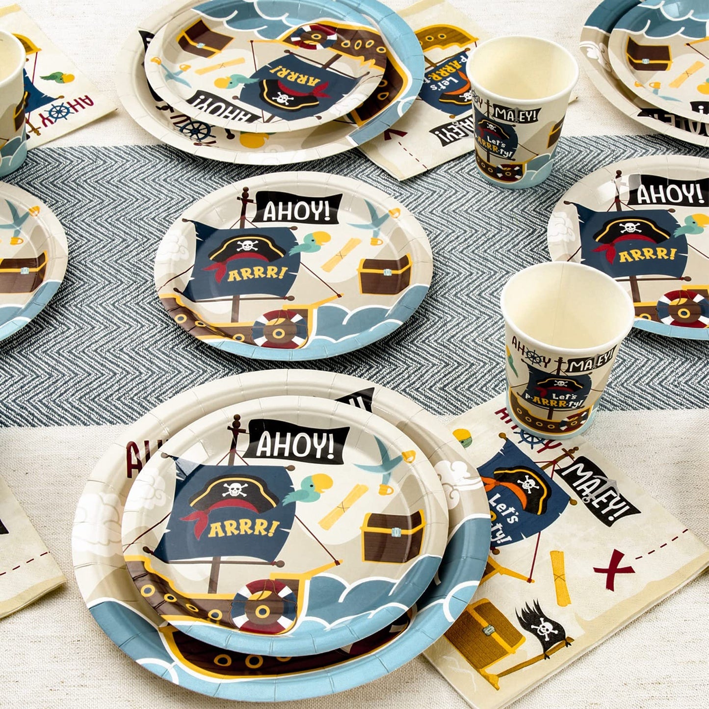 Decoraciones de fiesta pirata (24) platos de cena, platos de postre, tazas, servilletas. Suministros de fiesta de cumpleaños pirata para niños, niños, niñas y más