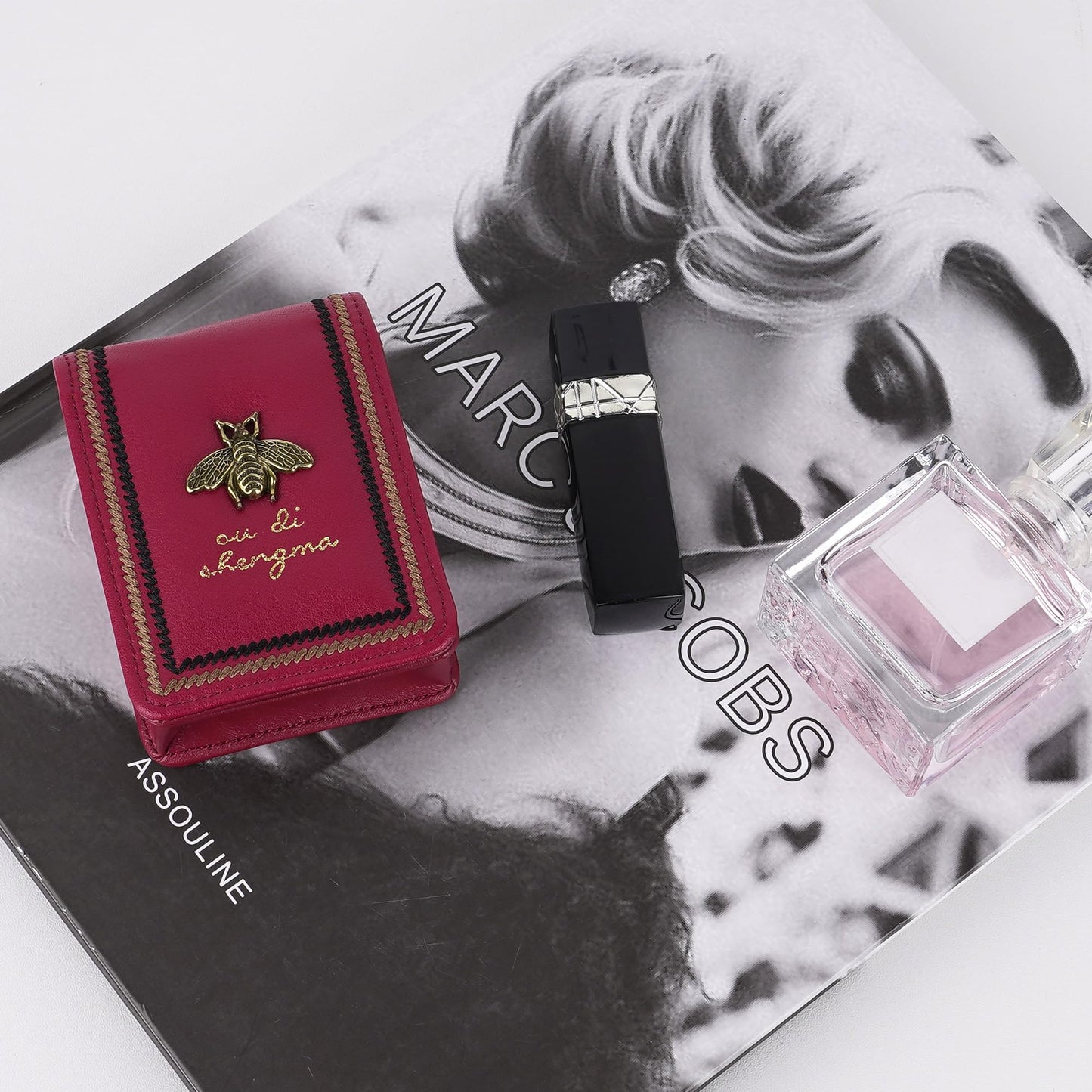 Biiange - Estuche para lápiz labial con espejo, portátil y fácil de usar, para viaje y regalo, rojo sólido