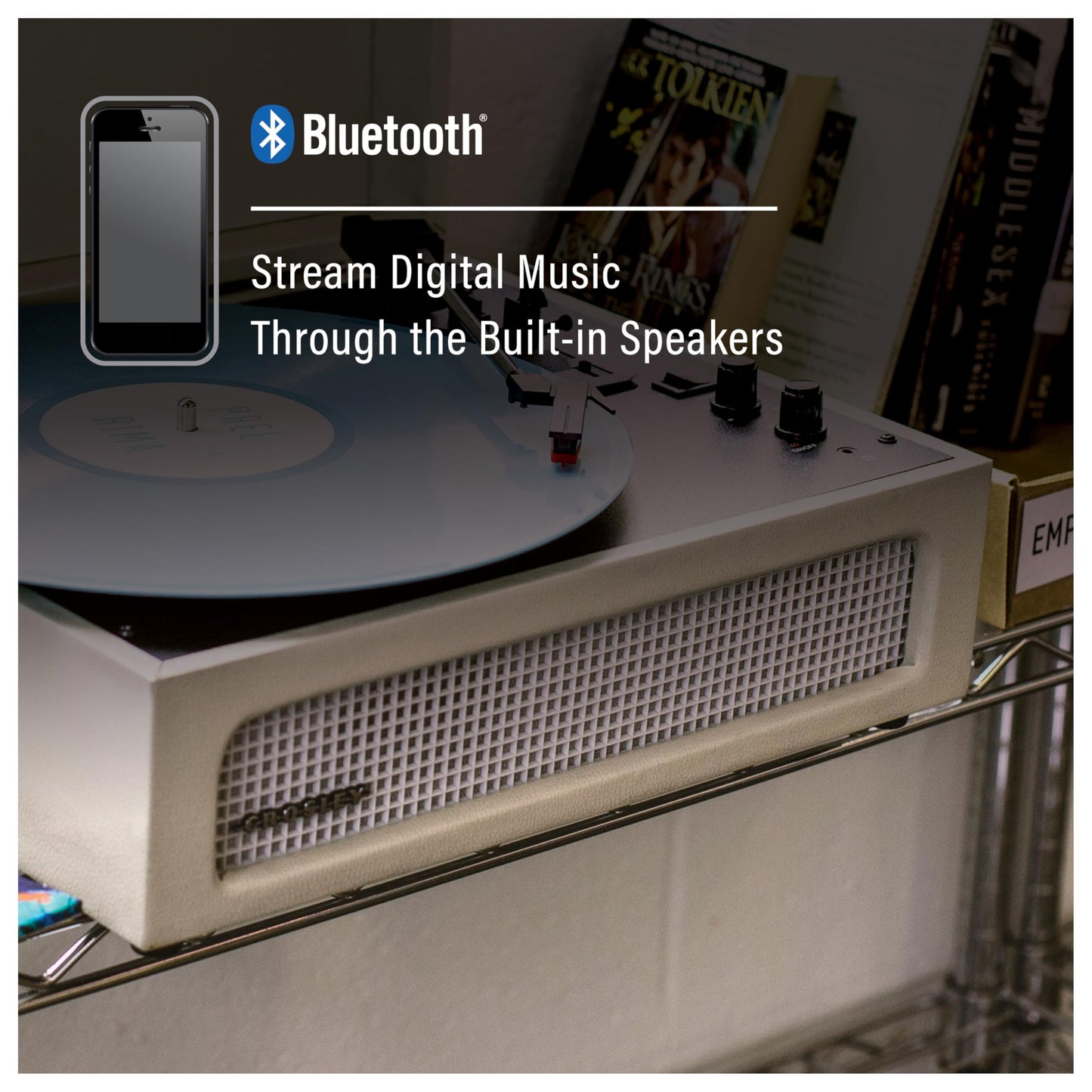 Crosley CR8017B-DU Voyager - Tocadiscos de Vinilo portátil clásico con Entrada y Salida Bluetooth y Altavoces Integrados, Dune