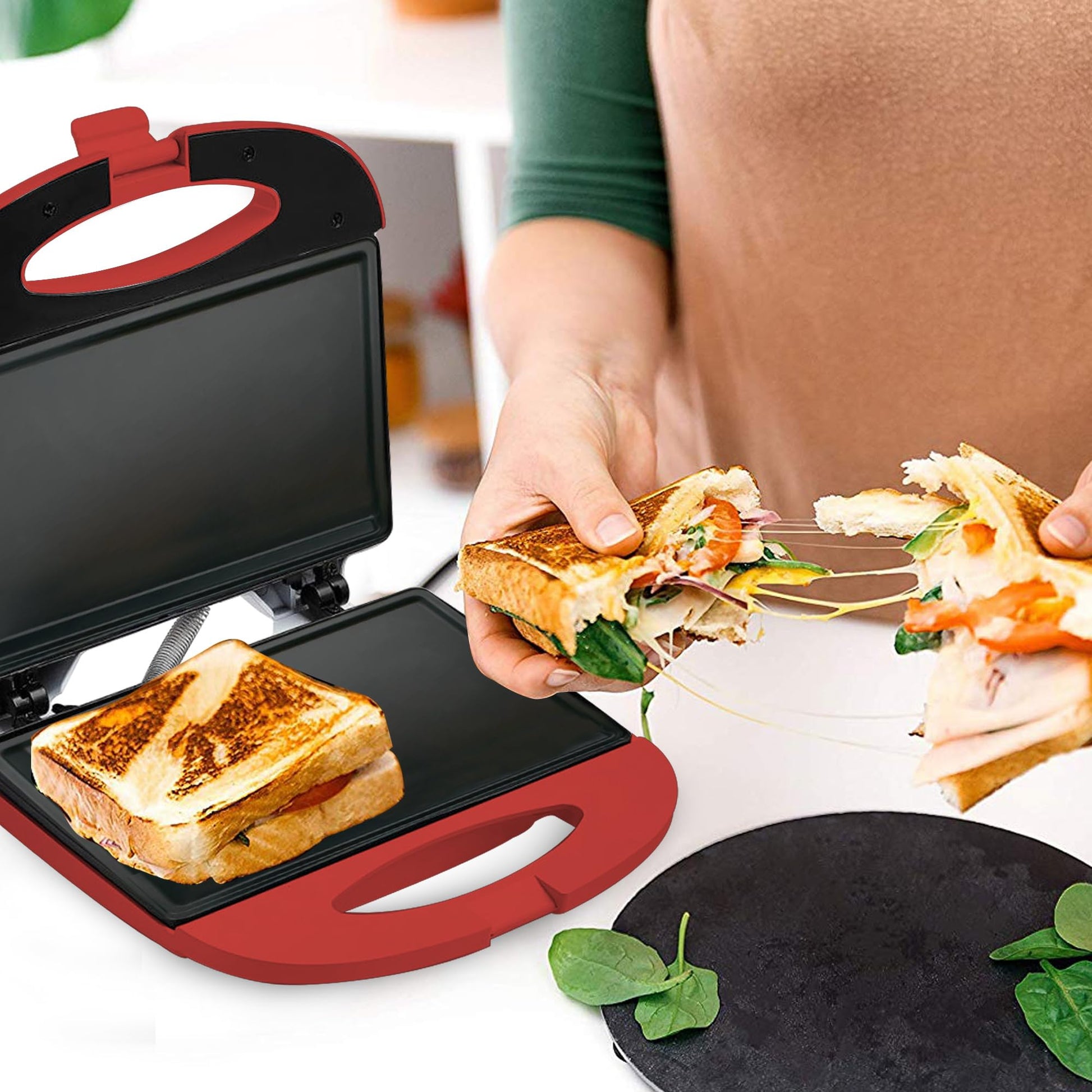 Bene Casa - Sandwichera de parrilla plana antiadherente roja - Incluye asas de tacto frío y superficie de cocción de aluminio fundido a presión