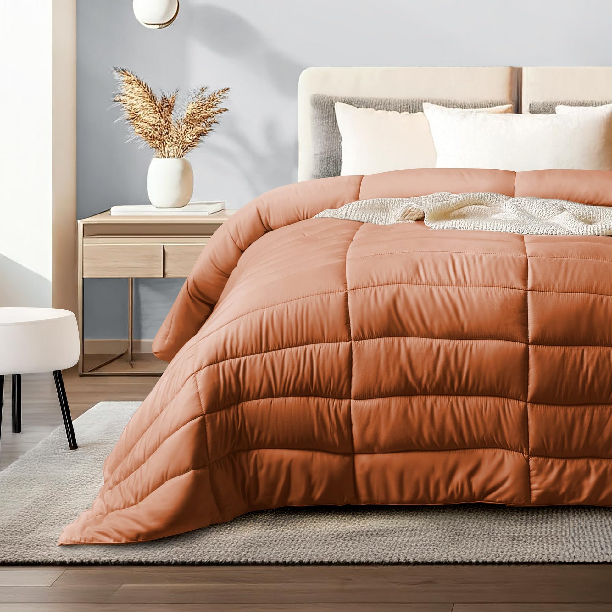 Dreamlab Edredón Acolchado para Toda Estación. Relleno de Microfibras Recubiertas con Gel. Lavado a Máquina. Usar como Edredón o con Funda Duvet. Hipoalergénico.(Naranja Quemado,King Size 259 x 223cm)
