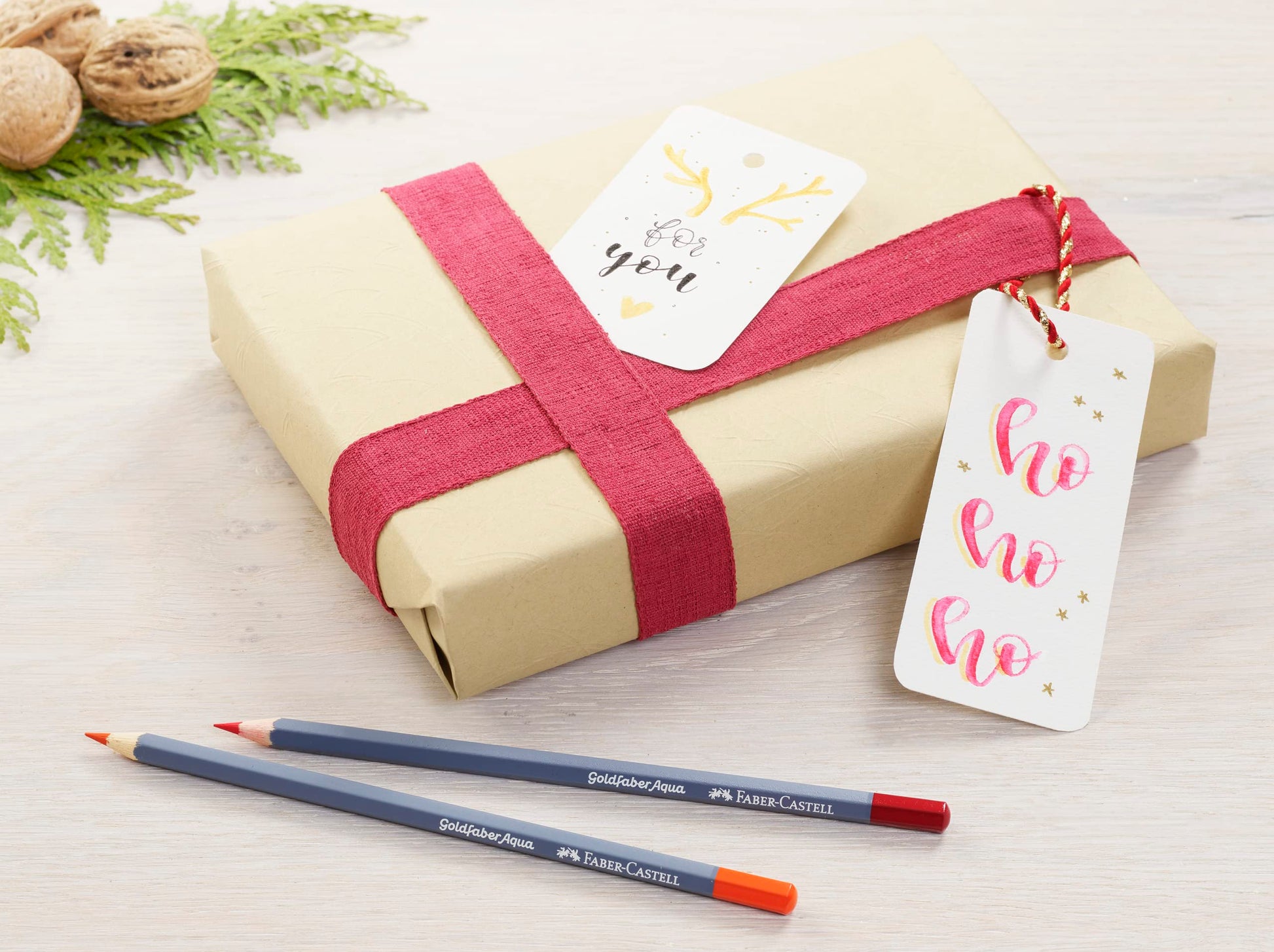 Faber-Castell Colores Goldfaber Acuarelables Para Arte con 12 Distintos Colores, estos lápices acuarelables permiten crear dibujos detallados como efectos de acuarela teniendo una experiencia creativa