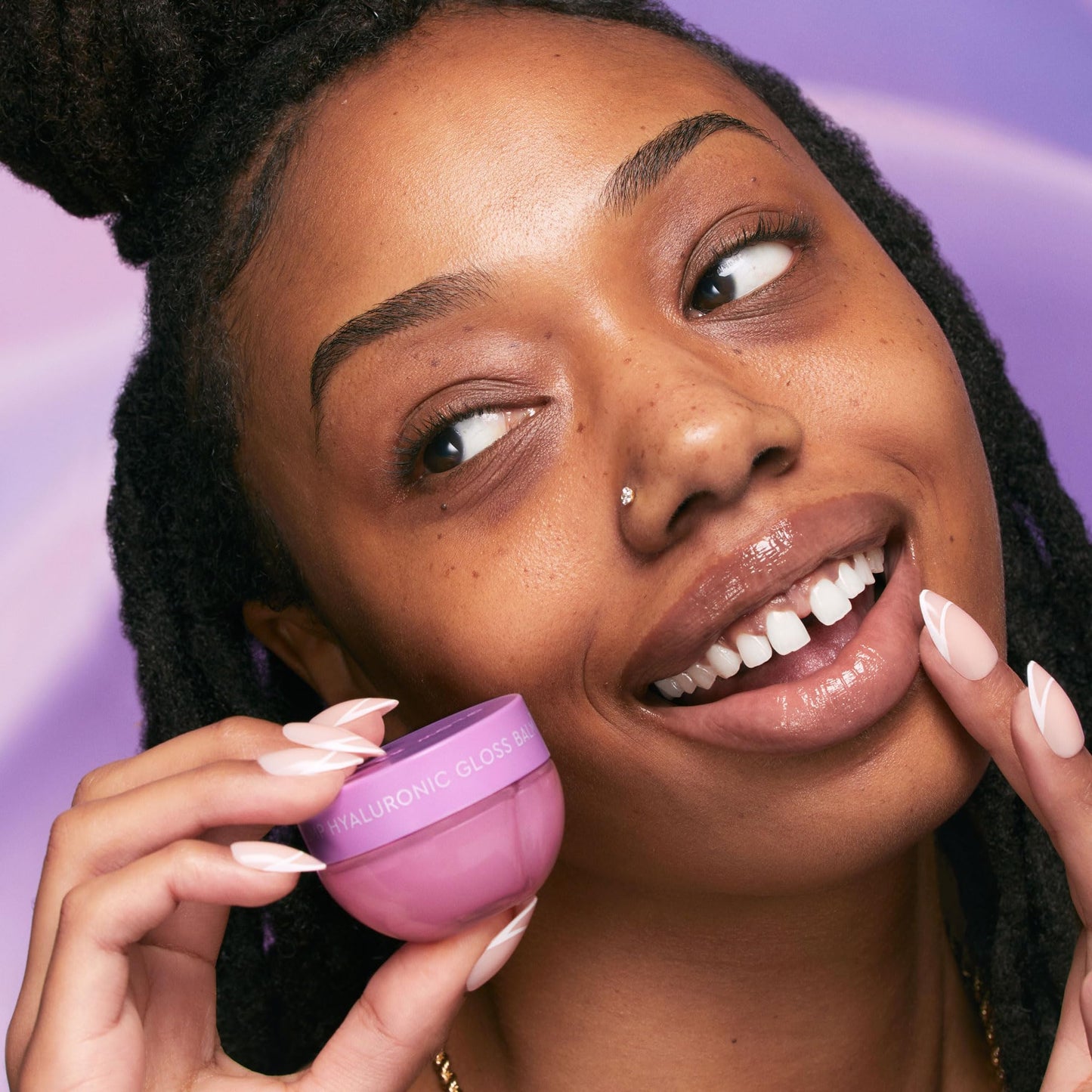 Glow Recipe- Bálsamo labial Plum Plump con ácido hialurónico: mascarilla labial de noche, tratamiento labial o hidratante de alto brillo