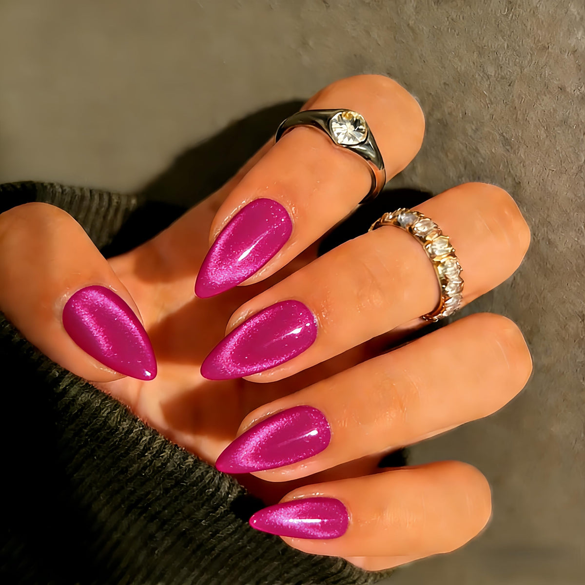 SXVME Uñas postizas Cat Eye en color almendra, hechas a mano, de grosor medio, en cromo rosa intenso, para mujer, para fiestas de cumpleaños, reutilizables, con purpurina fucsia, 15 tamaños, 30 unidad
