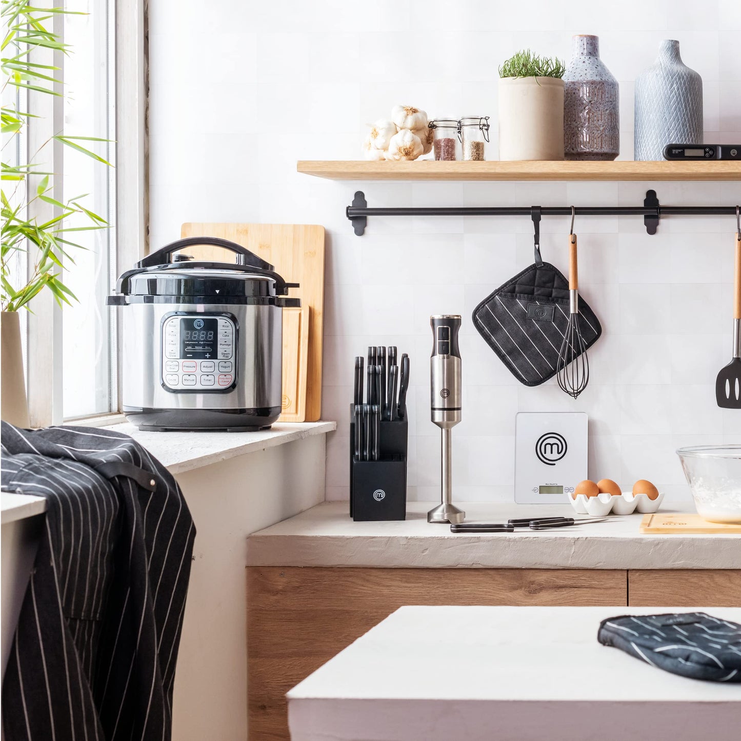 Olla Eléctrica a Presión Multicooker MasterChef Rojo 10 en 1 de 6 Cuartos Digital Programable