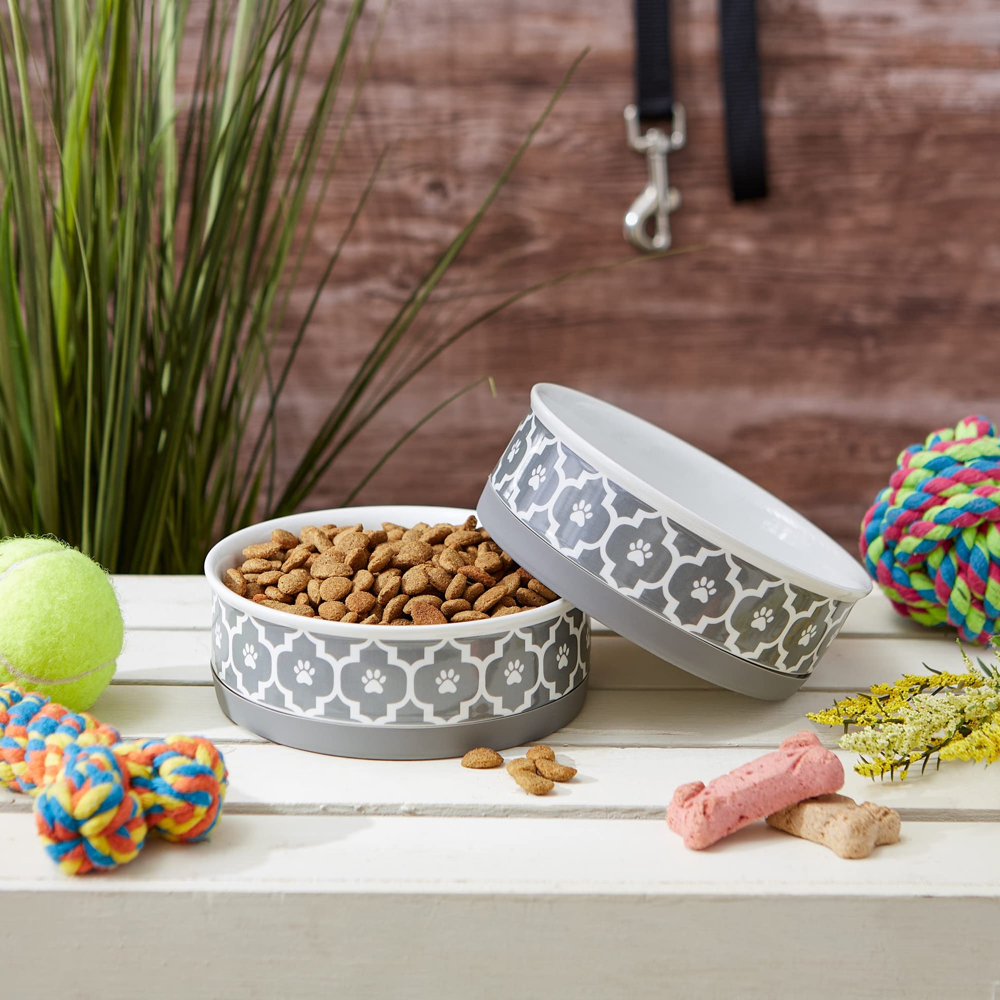 DII Bone Dry Lattice Ceramic Medium Pet Bowl For Food & Water, 6" Dia x 2"H Set of 2, With Non-Skid Silicone Rim for Dogs and Cats-Gray