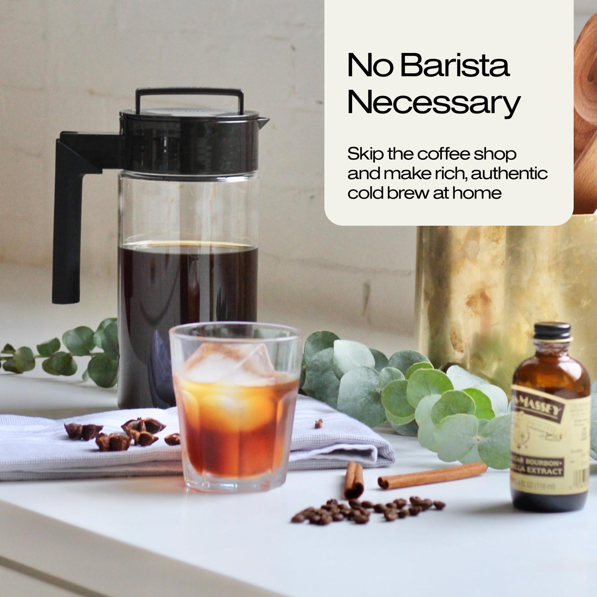 Cafetera Takeya Negro con Cierre Hermético y Mango de Silicona