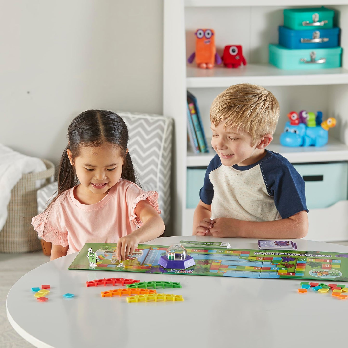 hand2mind Numberblocks Race to Pattern Palace! Juego de Mesa, Juguete de Matemáticas Preescolar, Juegos de Aprendizaje en el Jardín Infantil, Juegos Educativos para la Noche de Juegos Familiares