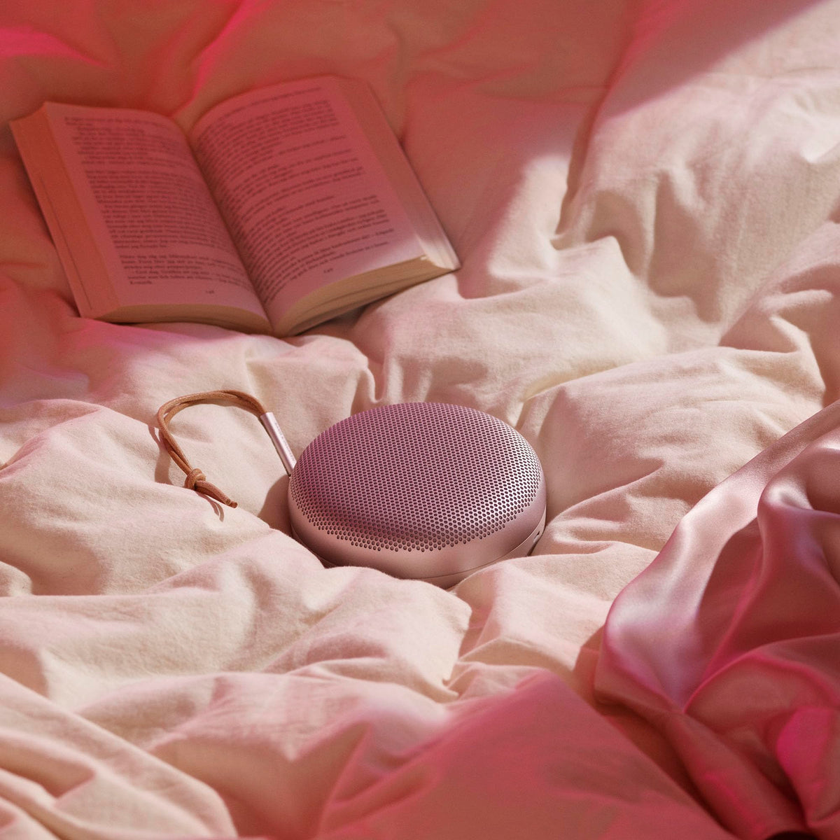 Altavoz Bluetooth Inalámbrico Portátil Bang & Olufsen Rosa Impermeable con Micrófono