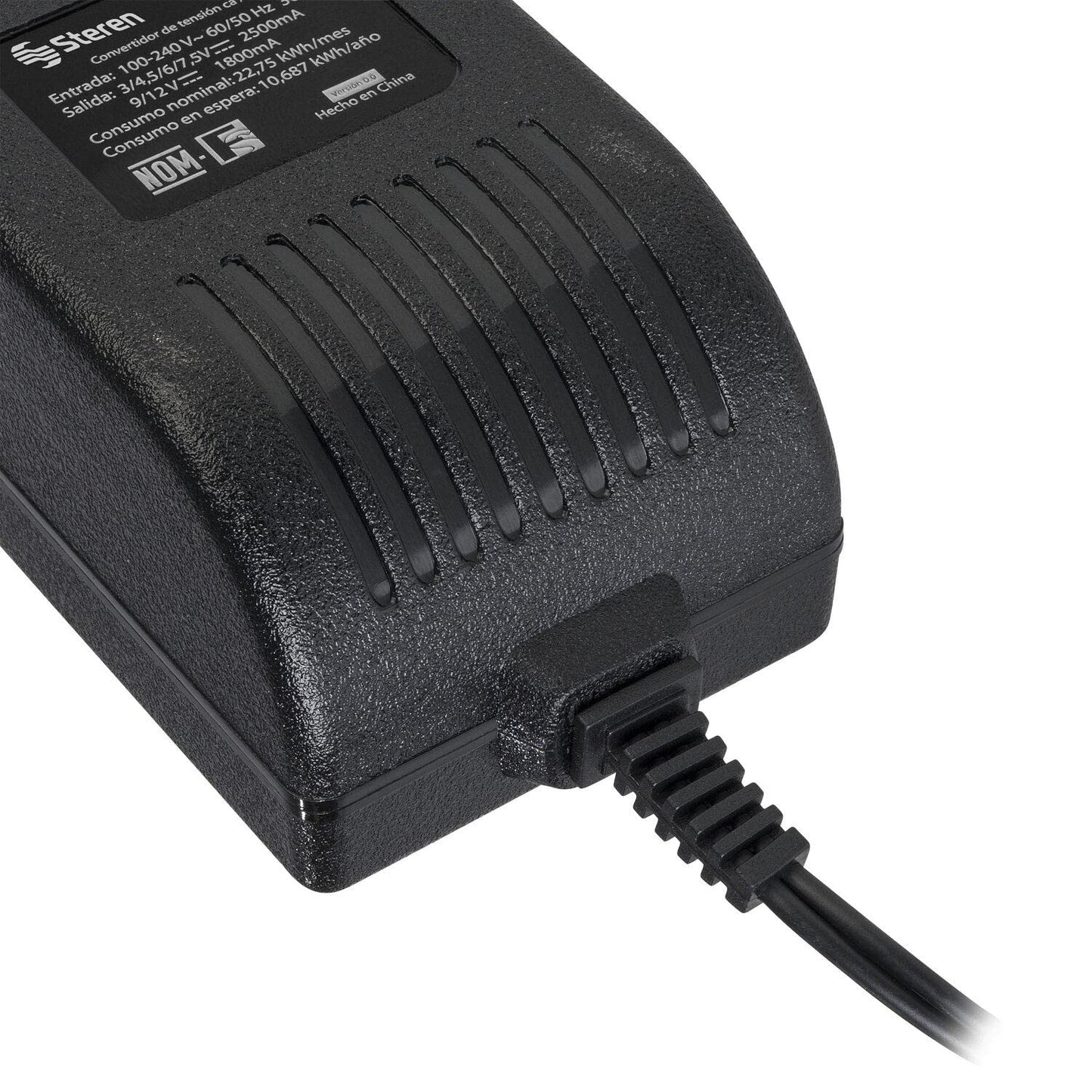 Eliminador Regulable Steren 3 a 12 Vcc 2,5 A con Puntas Intercambiables