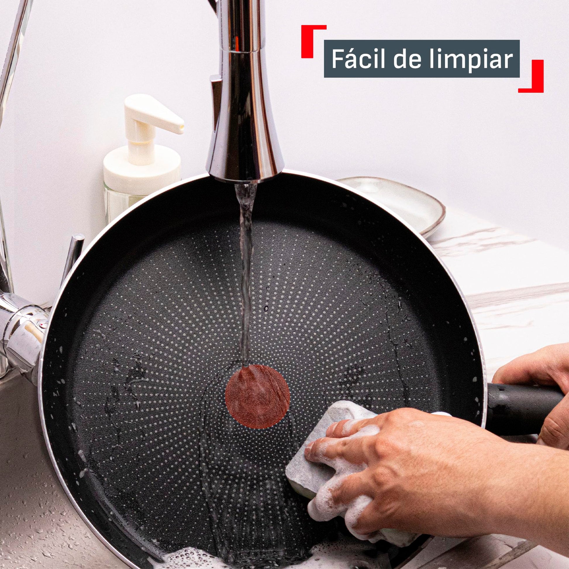 Juego de Sartenes T-fal Negro Hard Titanium Plus con Anti-Adherente Resistente