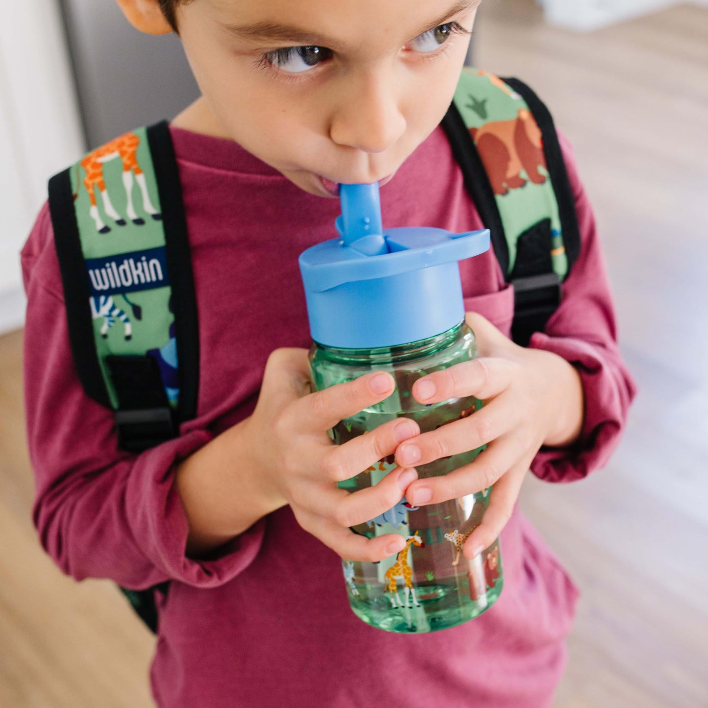 Wildkin Kids - Botella de agua de 16 onzas, sin BPA, tapa a prueba de fugas, duradera y fácil de limpiar, animales salvajes