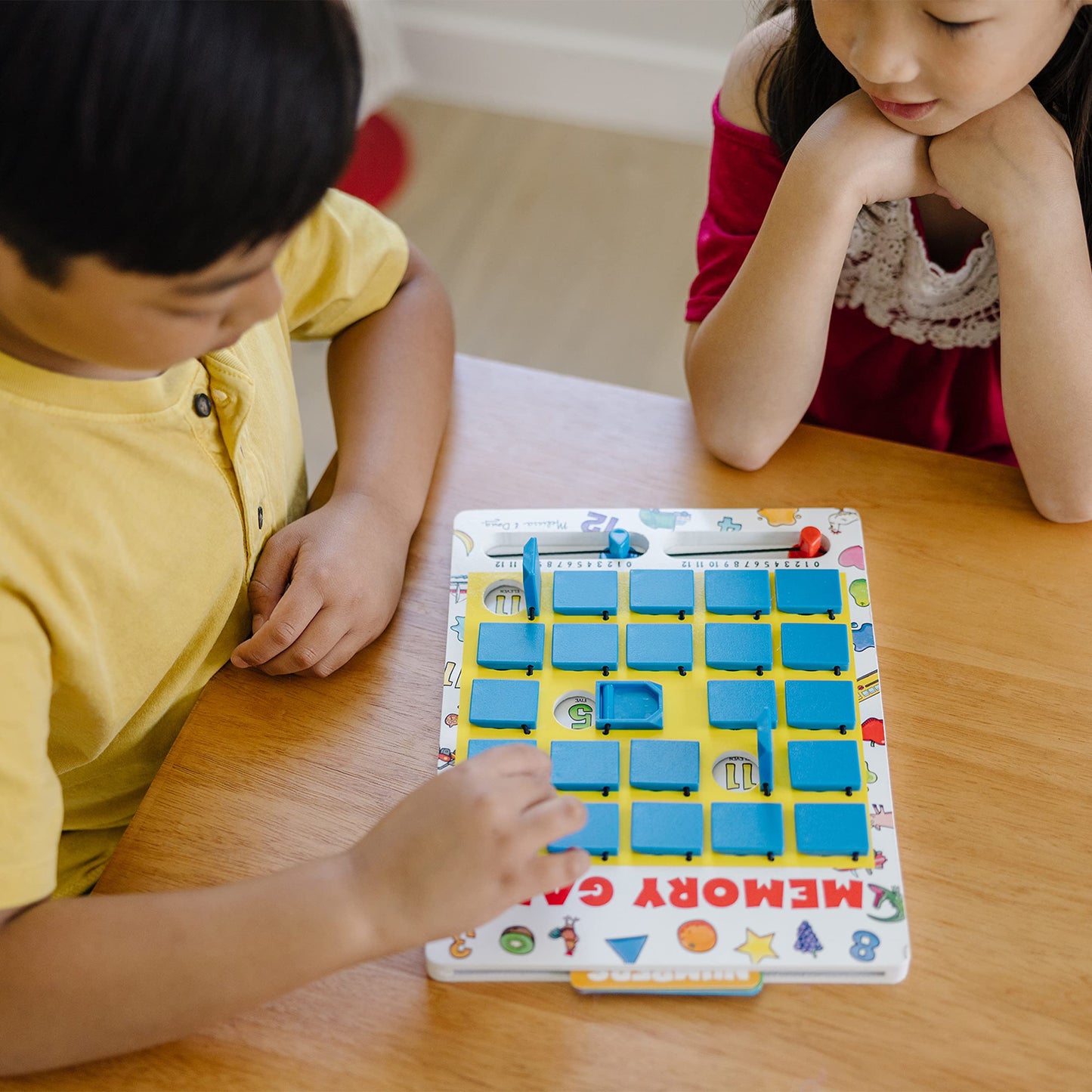 Juego de Memoria Melissa & Doug Voltea-y-Gana Juegos Para Viajes de Mesa 7 Tarjetas de Doble Cara