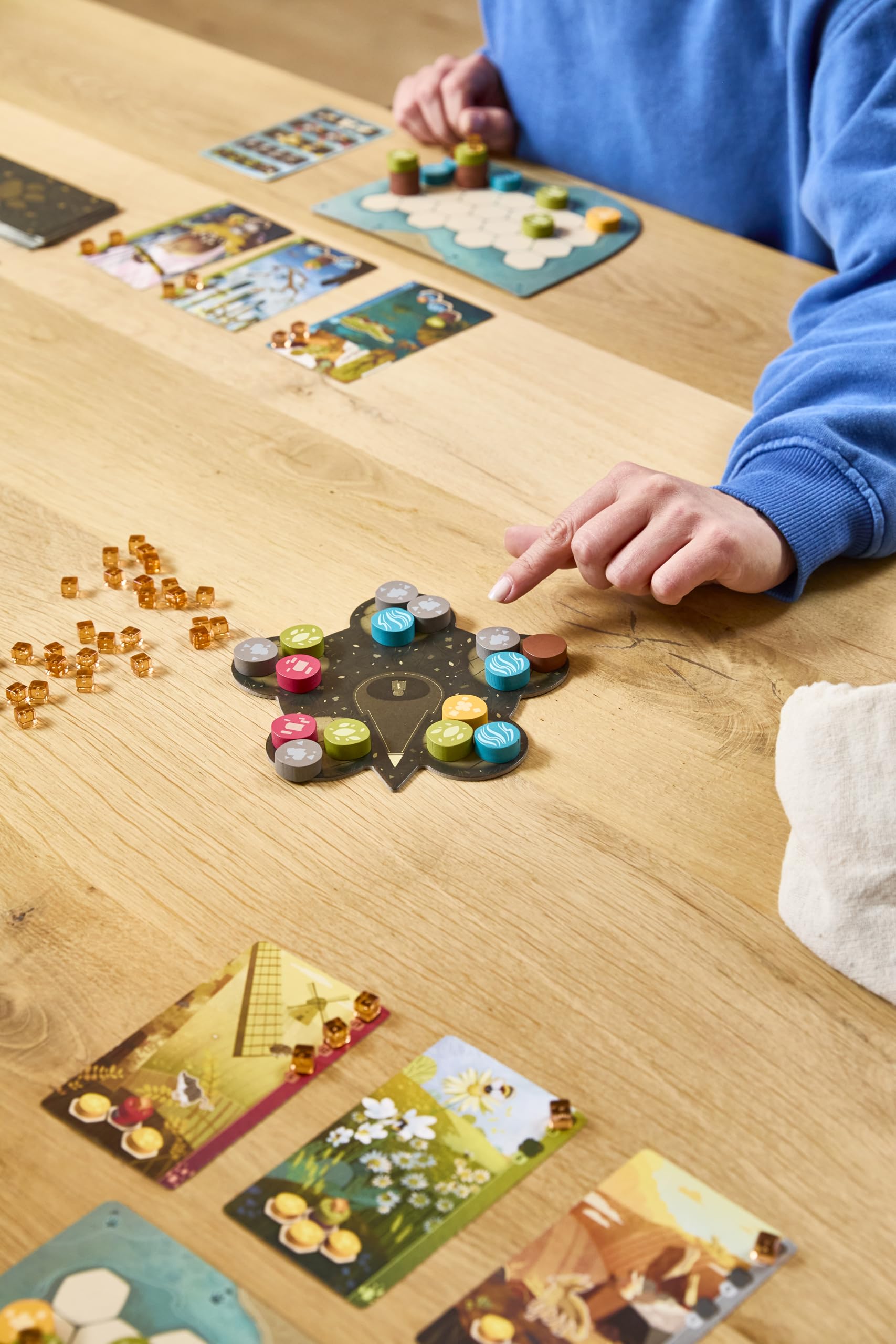 Juego de mesa Harmonies - Crea paisajes oníricos. Juego estratégico y poético, divertido juego familiar para niños y adultos, de 10 años, 1 a 4 jugadores, tiempo de juego de 30 minutos, hecho por