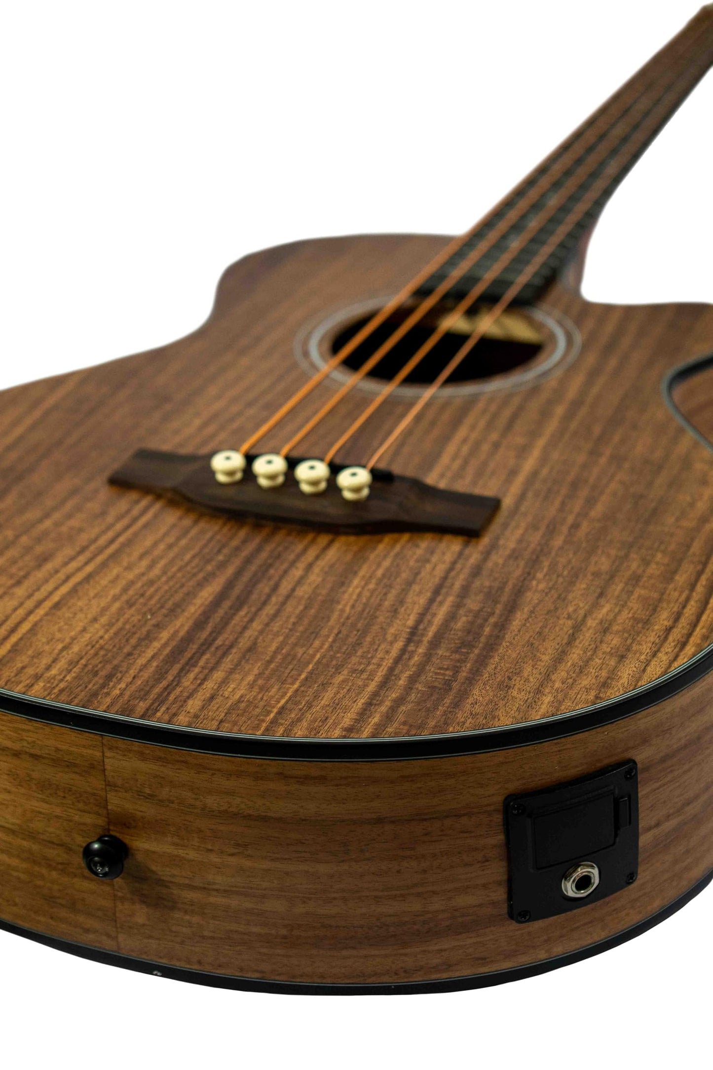 BAMBOO, Bajo Electroacústico Koa, Escala Larga con funda acolchada y ecualizador de 3 bandas, control de volumen y afinador cromático. Tapa, aros y fondo de Koa.